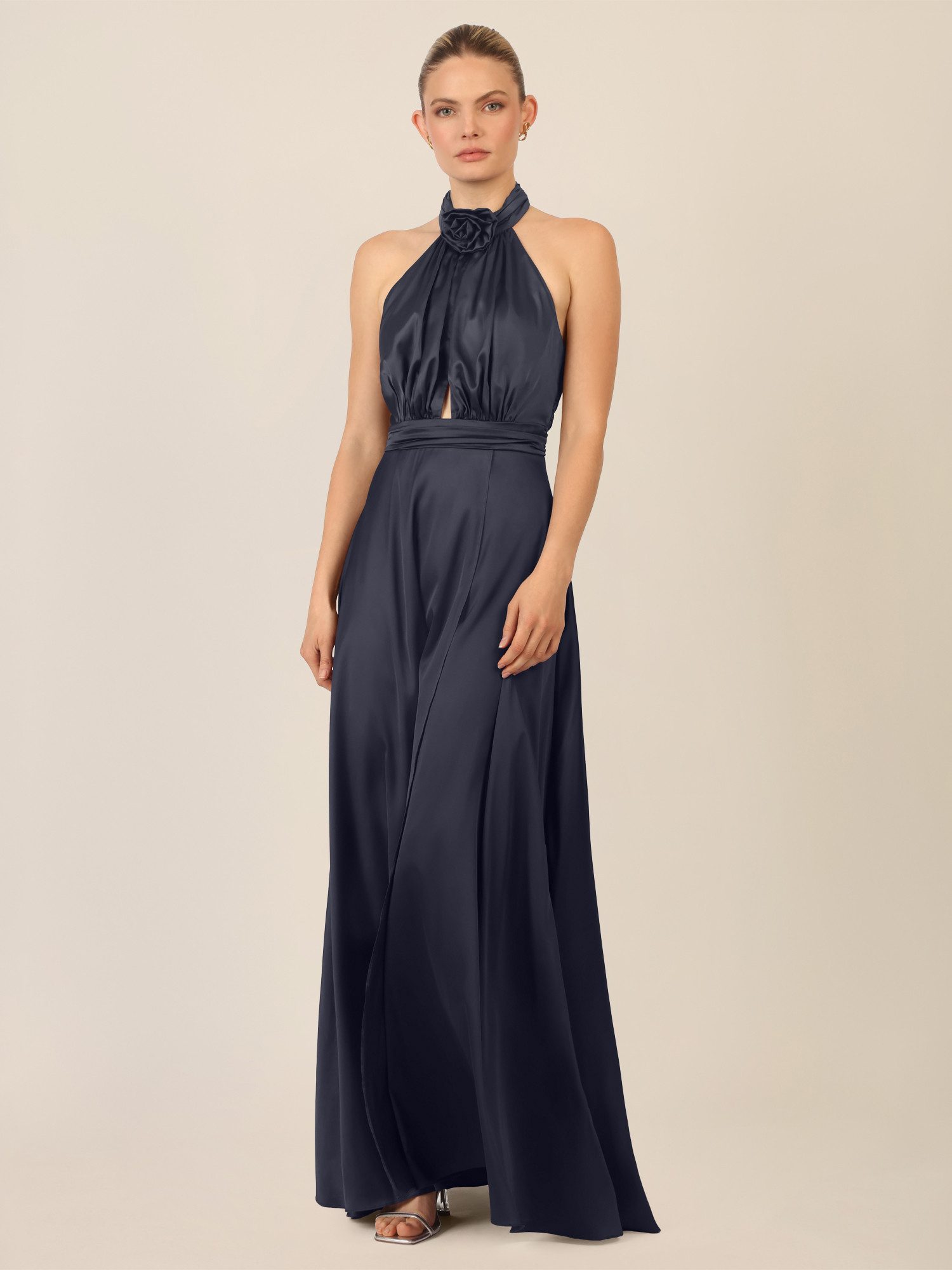 Apart Abendkleid mit Neckholder und Drapierung