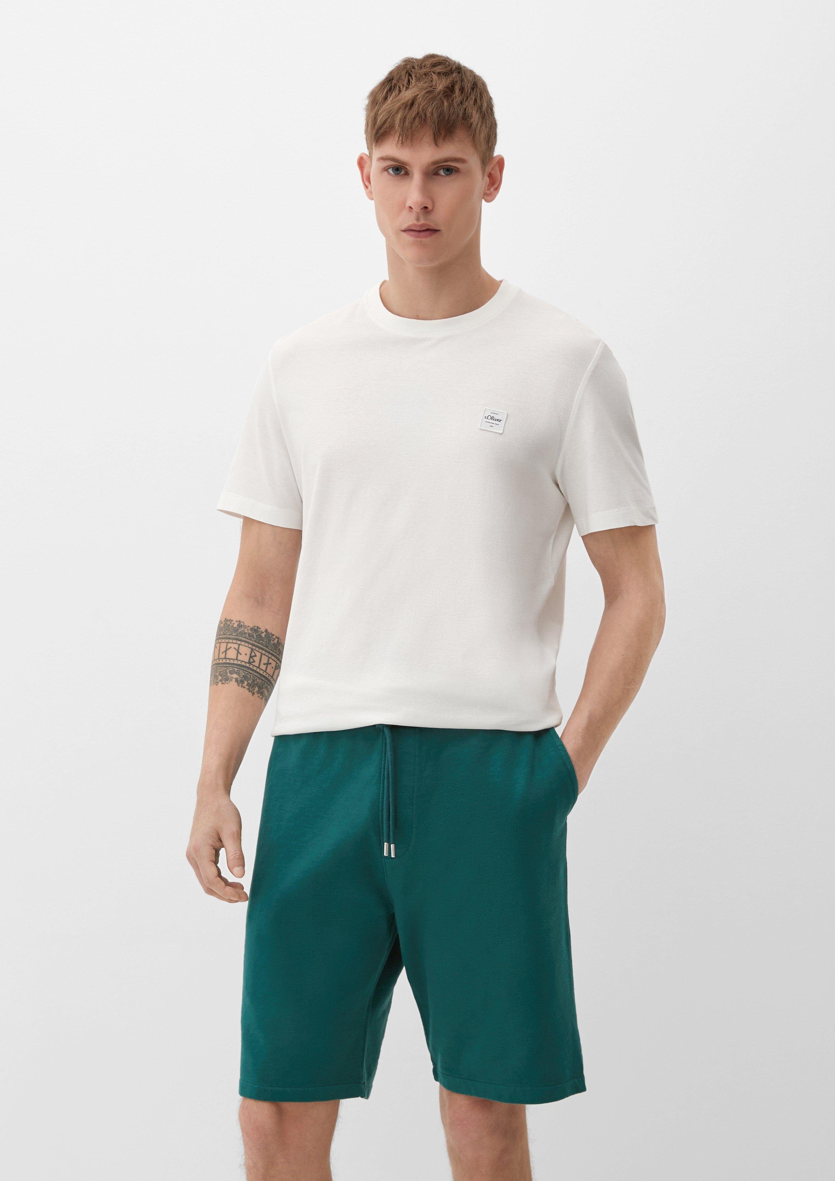 s.Oliver Bermudas Relaxed: Sweatpants mit Elastikbund Durchzugkordel, Garment Dye, Label-Patch tannengrün