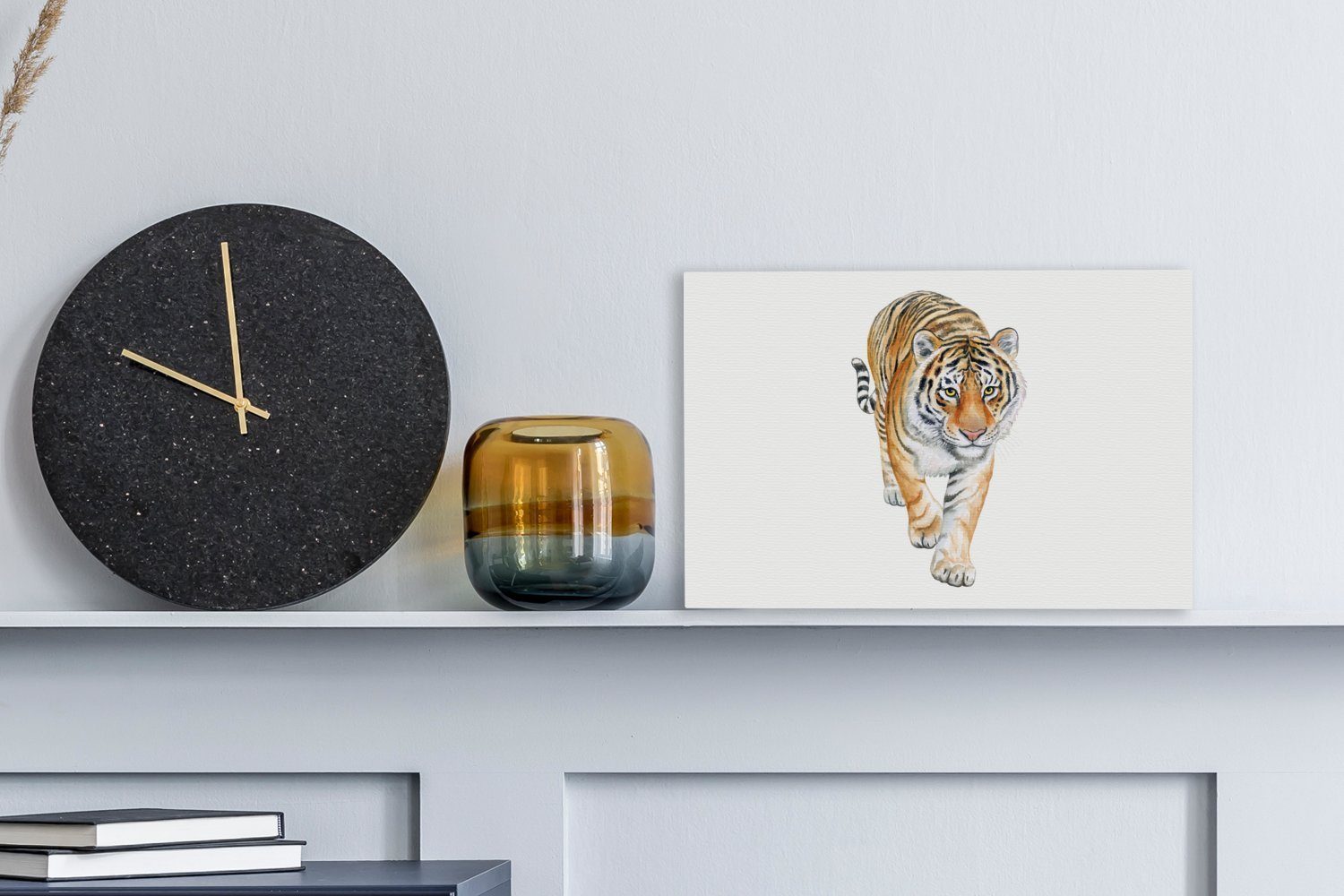 OneMillionCanvasses® Leinwandbild Tiger Wandbild Aufhängefertig, (1 Wanddeko, Leinwandbilder, 30x20 - Körper - cm Weiß, St)