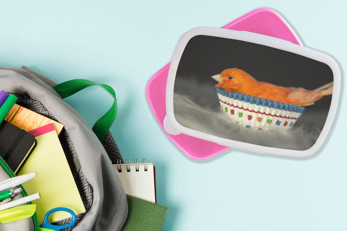 Kunststoff, für (2-tlg), rosa Snackbox, Brotbox Lunchbox - - Portrait, Mädchen, Kunststoff Vogel Brotdose MuchoWow Kinder, Erwachsene, Muffinförmchen