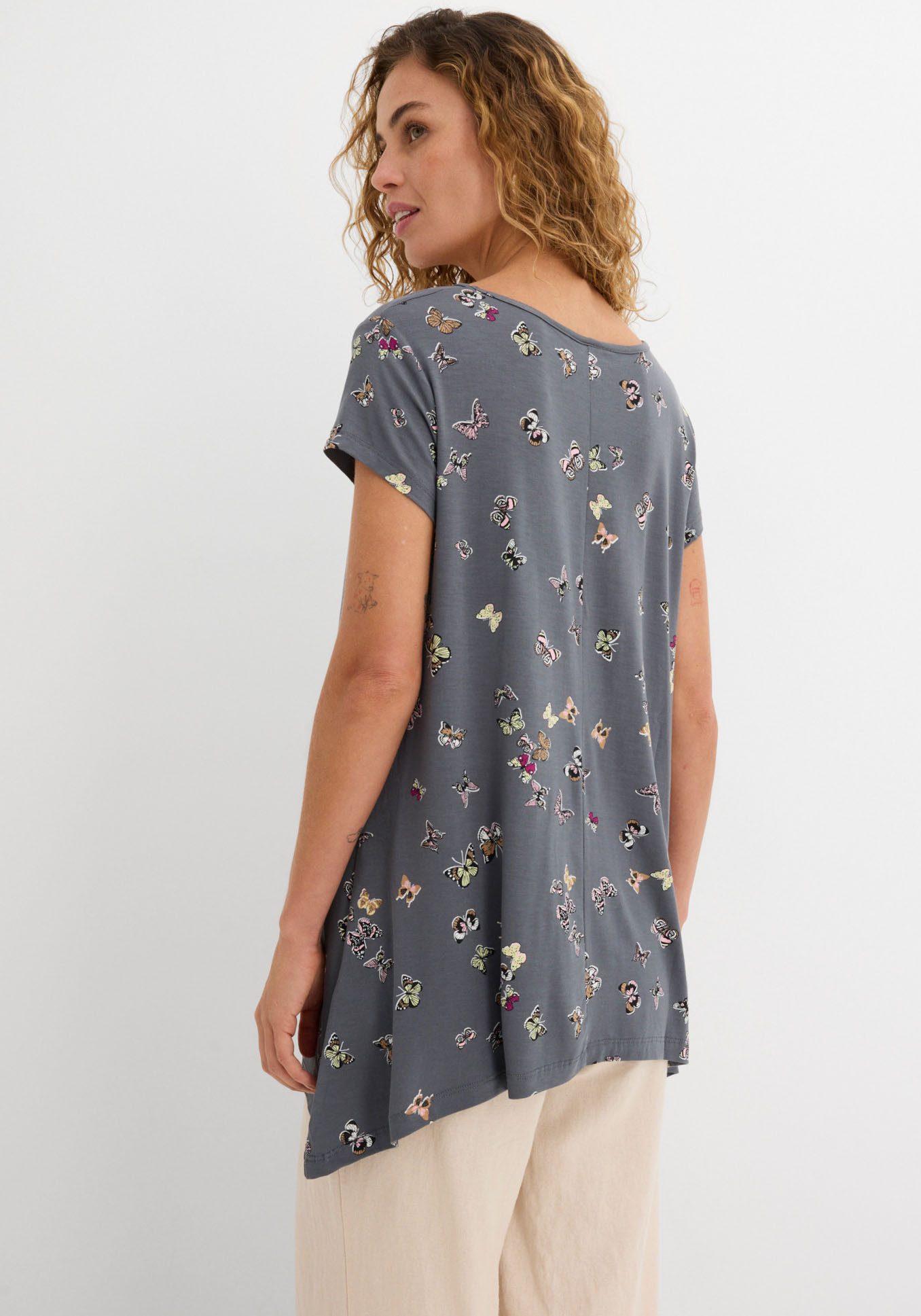 bonprix T-Shirt leicht ausgestellter Schnitt, verlängerte Saumseiten