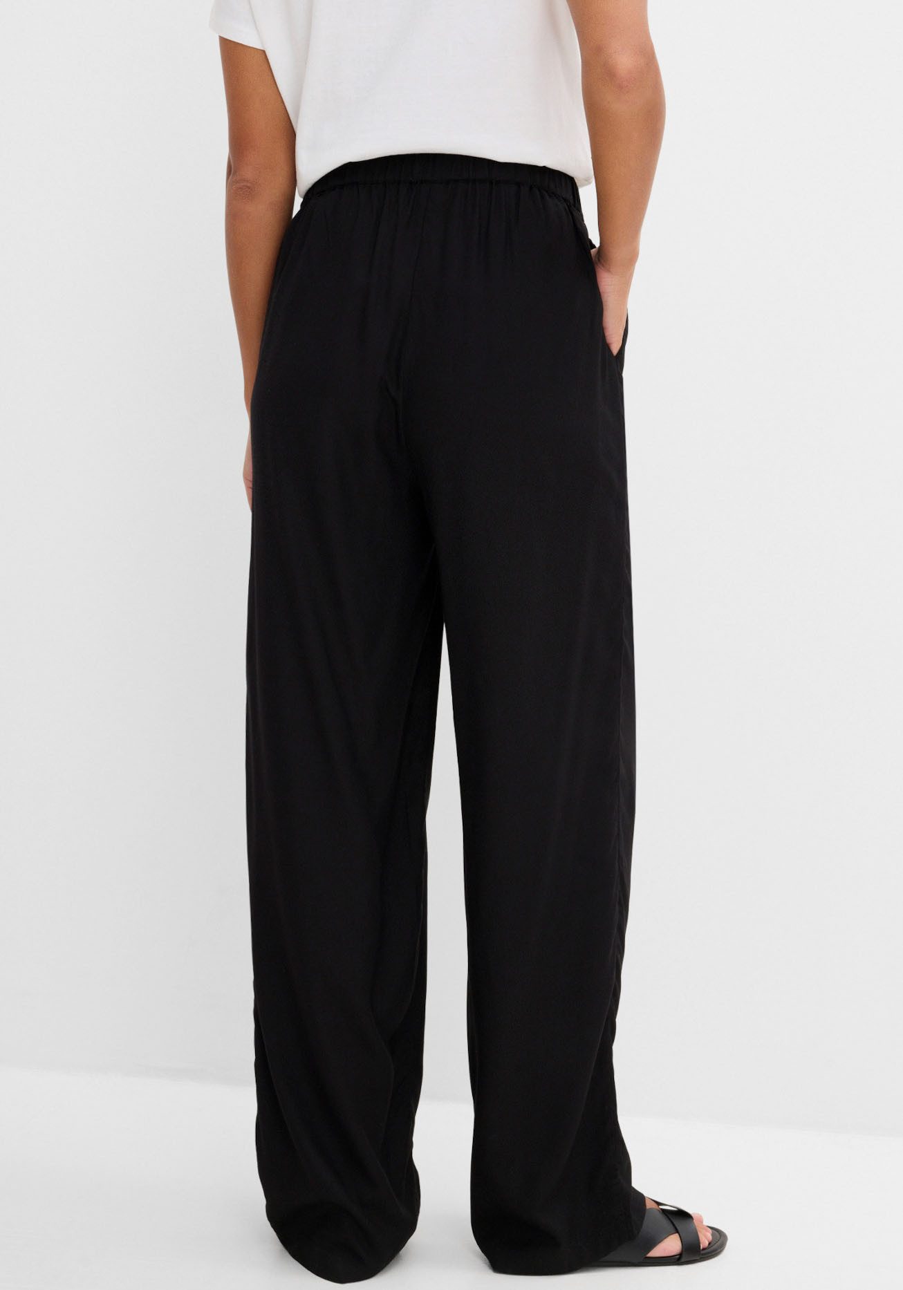 bonprix Schlupfhose aus Viskose, leichtes Material, weite Beine, lockere Passform