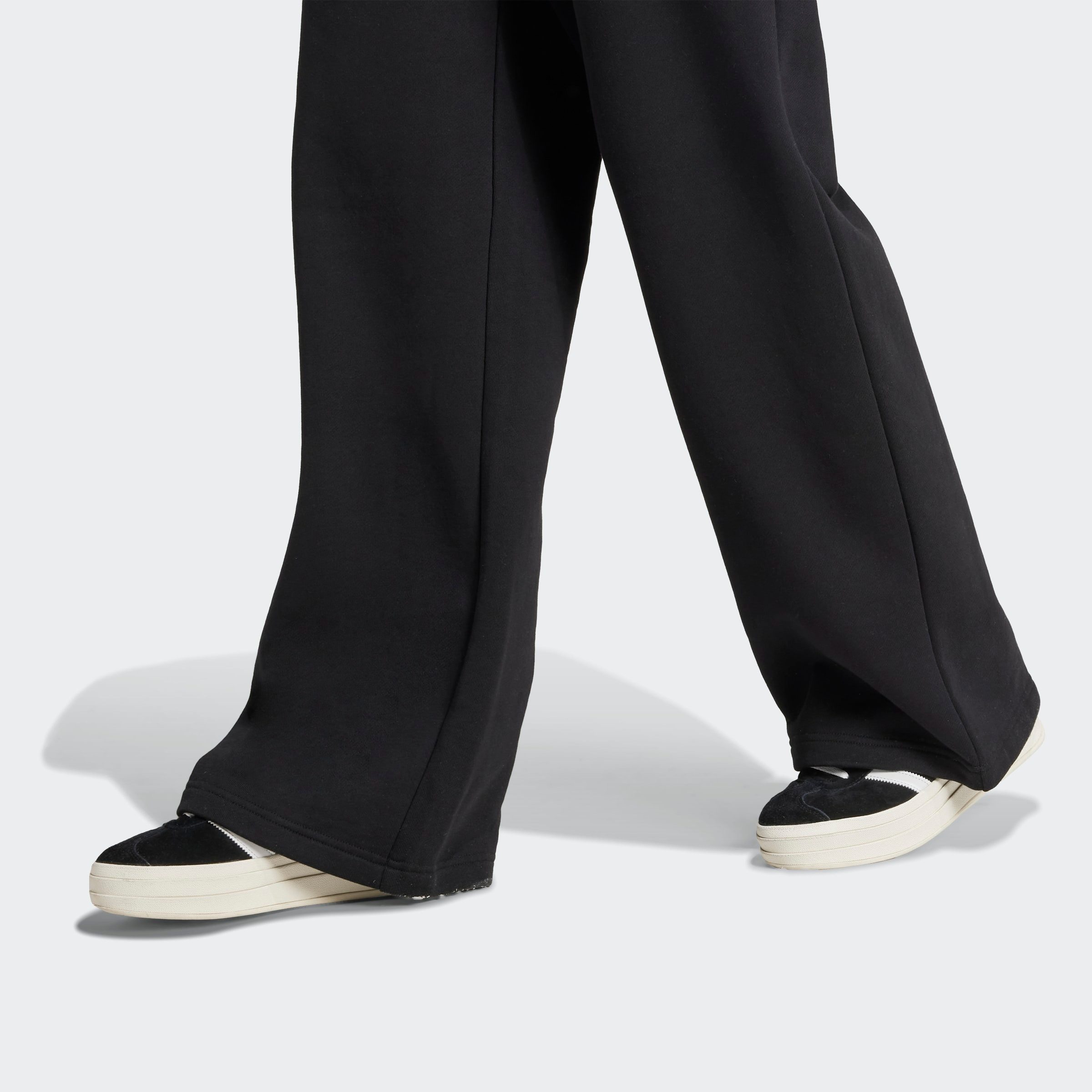adidas Originals Sporthose ESS WL PANT FT sportlicher Stil, für vielseitige Einsatzmöglichkeiten, weites Bein