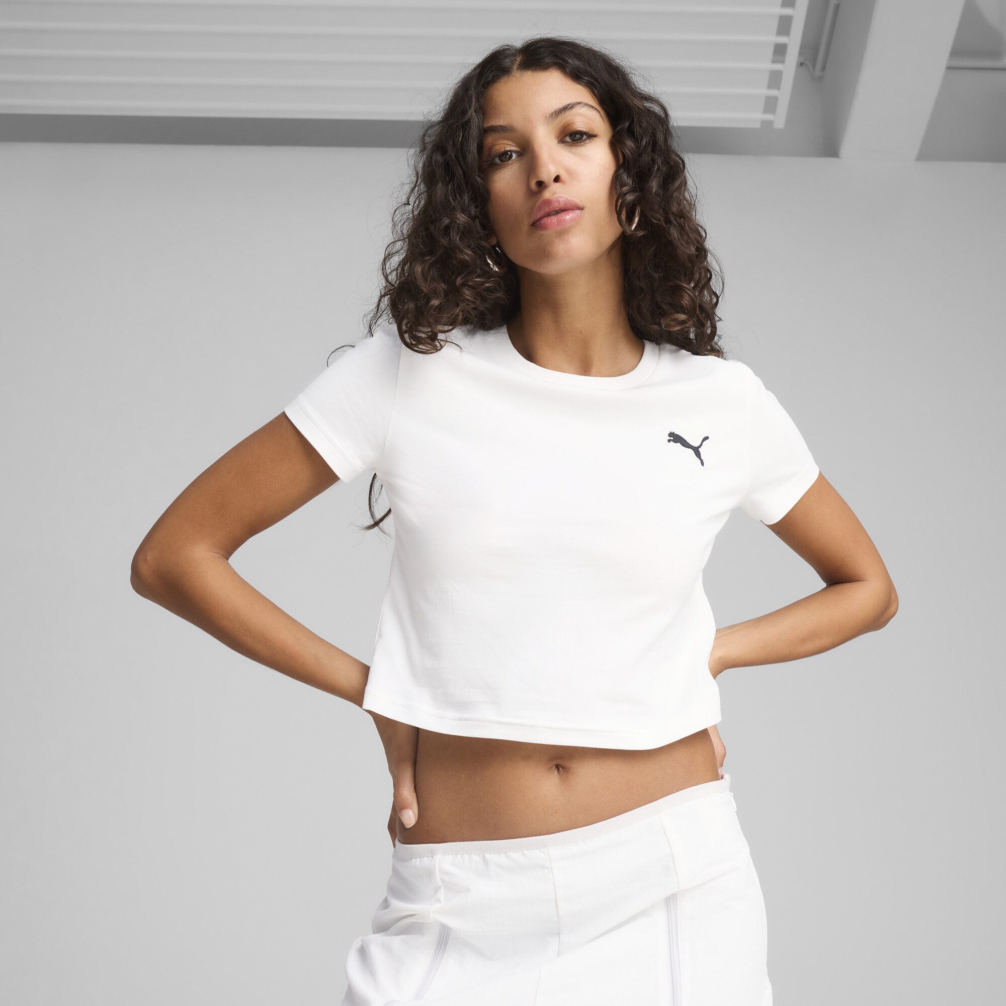 PUMA T-Shirt WARDROBE ESS Kurzes figurbetontes T-Shirt Damen