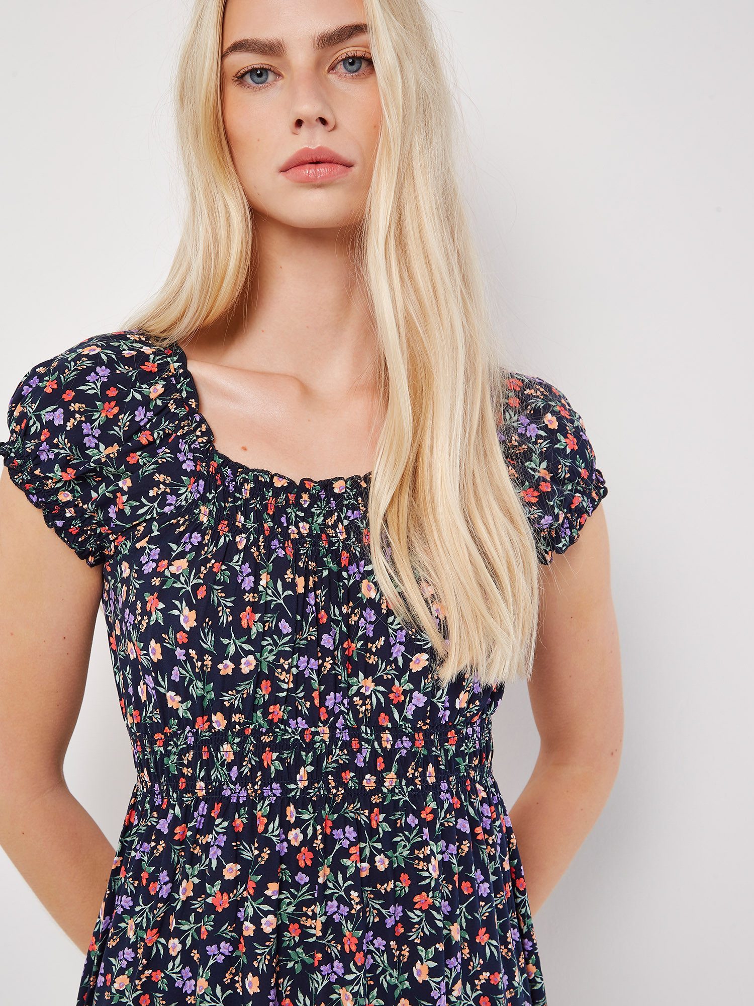 Apricot Midikleid Florales Midikleid mit gesmokter Taille