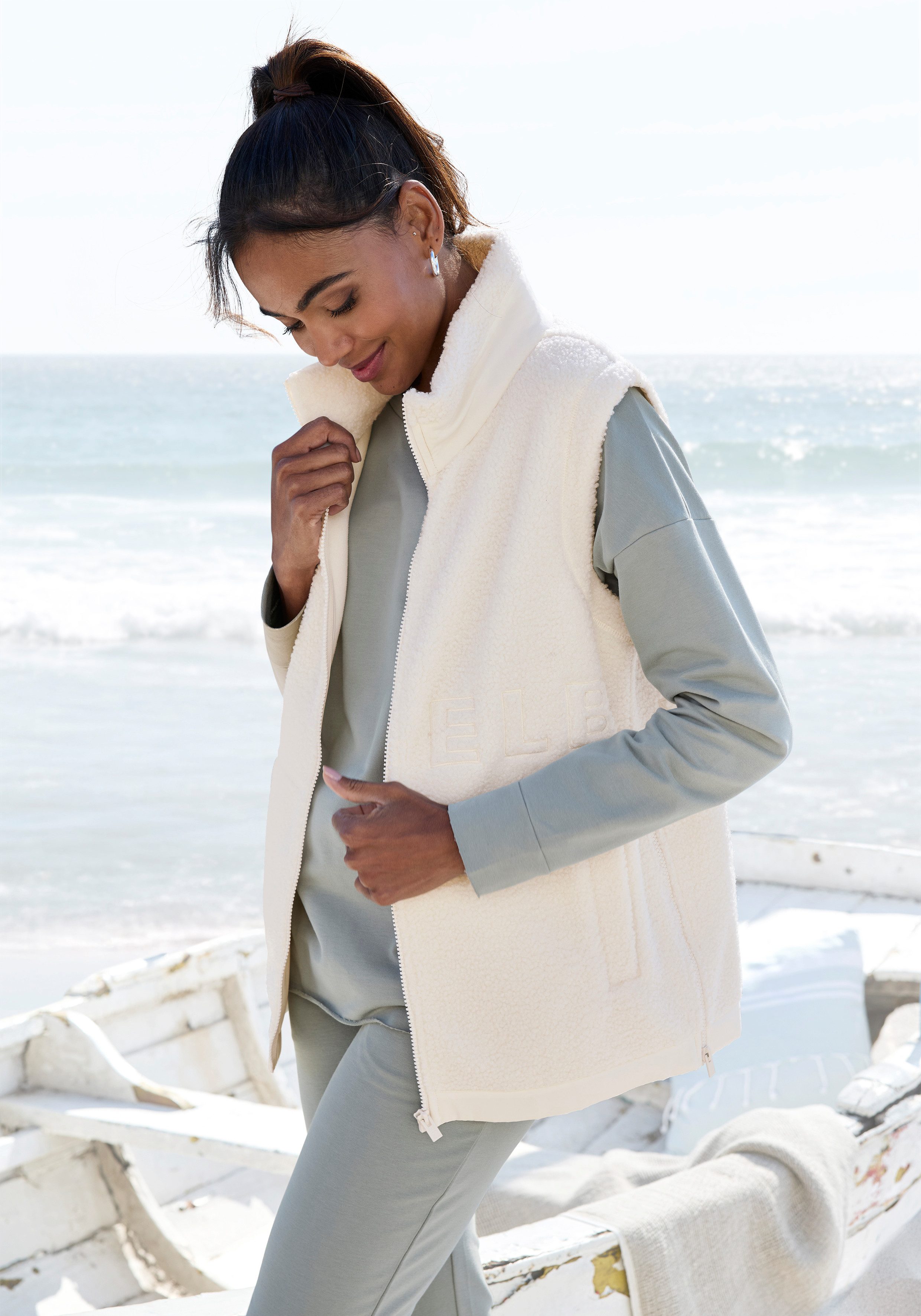 Elbsand Fleeceweste mit seitlichen Reißverschlüssen und hohen Kragen