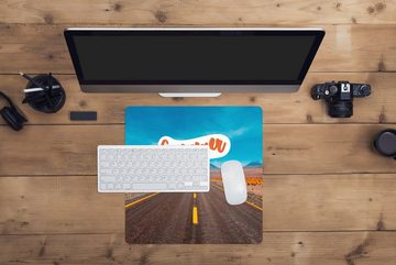 MuchoWow Gaming Mauspad Autoreise - Auto - Sommer - Zitat (1-St), Mousepad mit Rutschfester Unterseite, Gaming, 40x40 cm, XXL, Großes