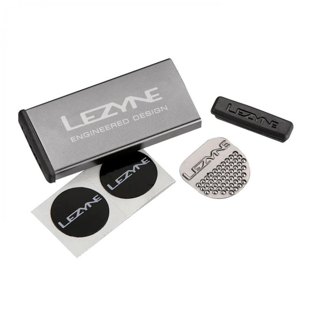 Lezyne Fahrradschlauch Lezyne Reparaturset METAL Kit Alu 6 Schlauchflicken 1 Anrauher seitlic