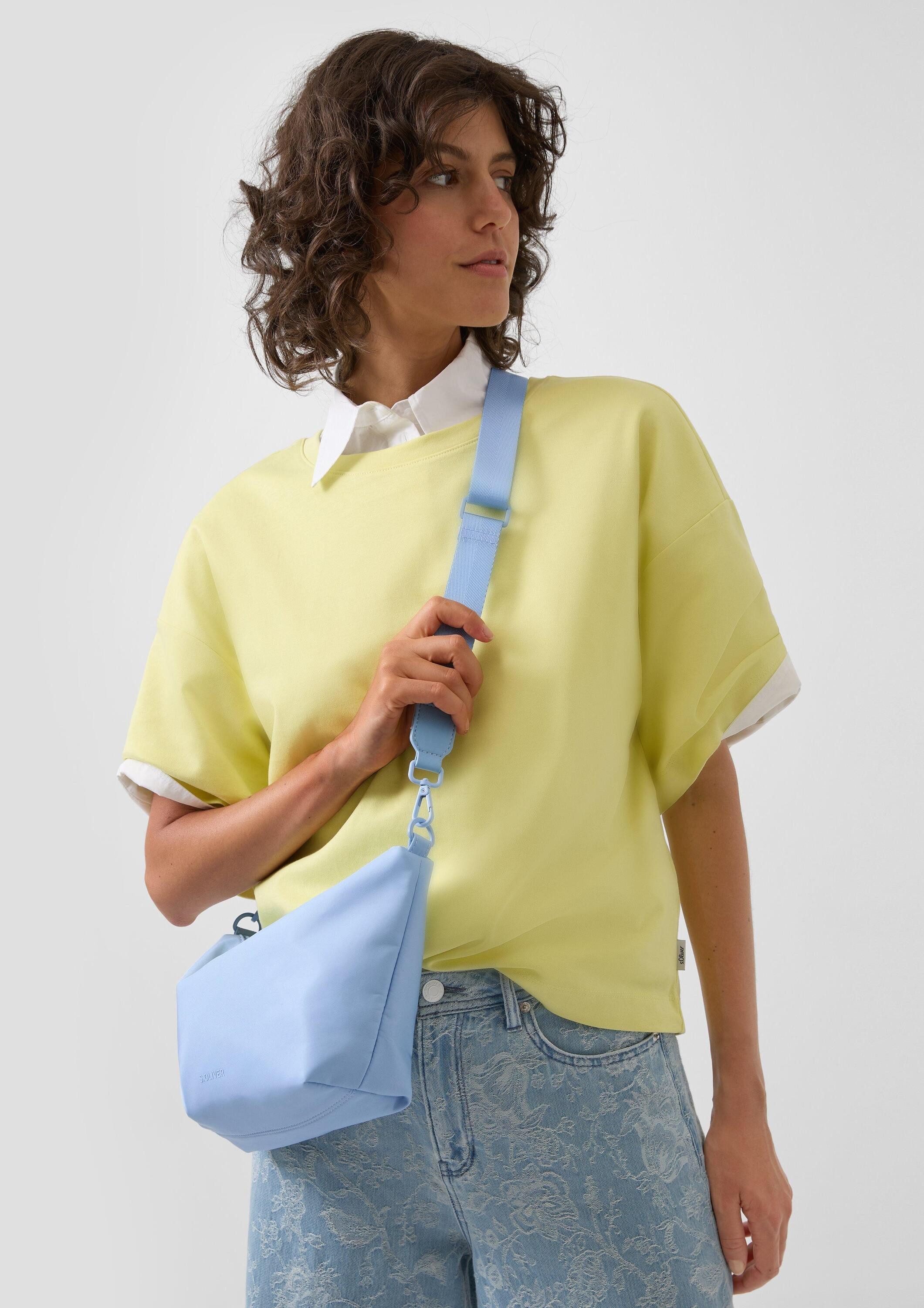 s.Oliver Umhängetasche Tasche, Crossbody-Bag aus Nylon mit floralem Artwork