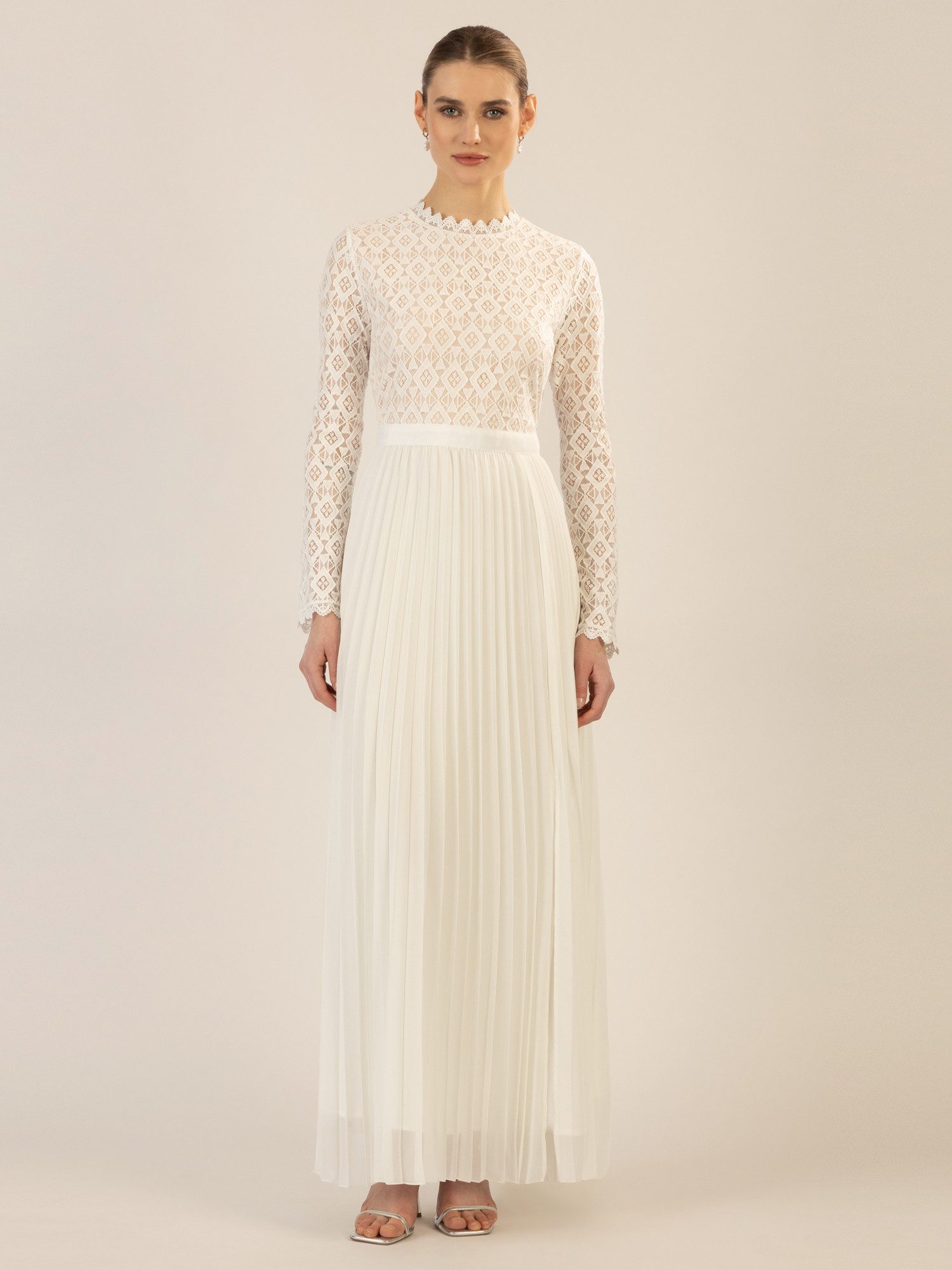 Apart Abendkleid mit breiter Spitze verziert günstig online kaufen