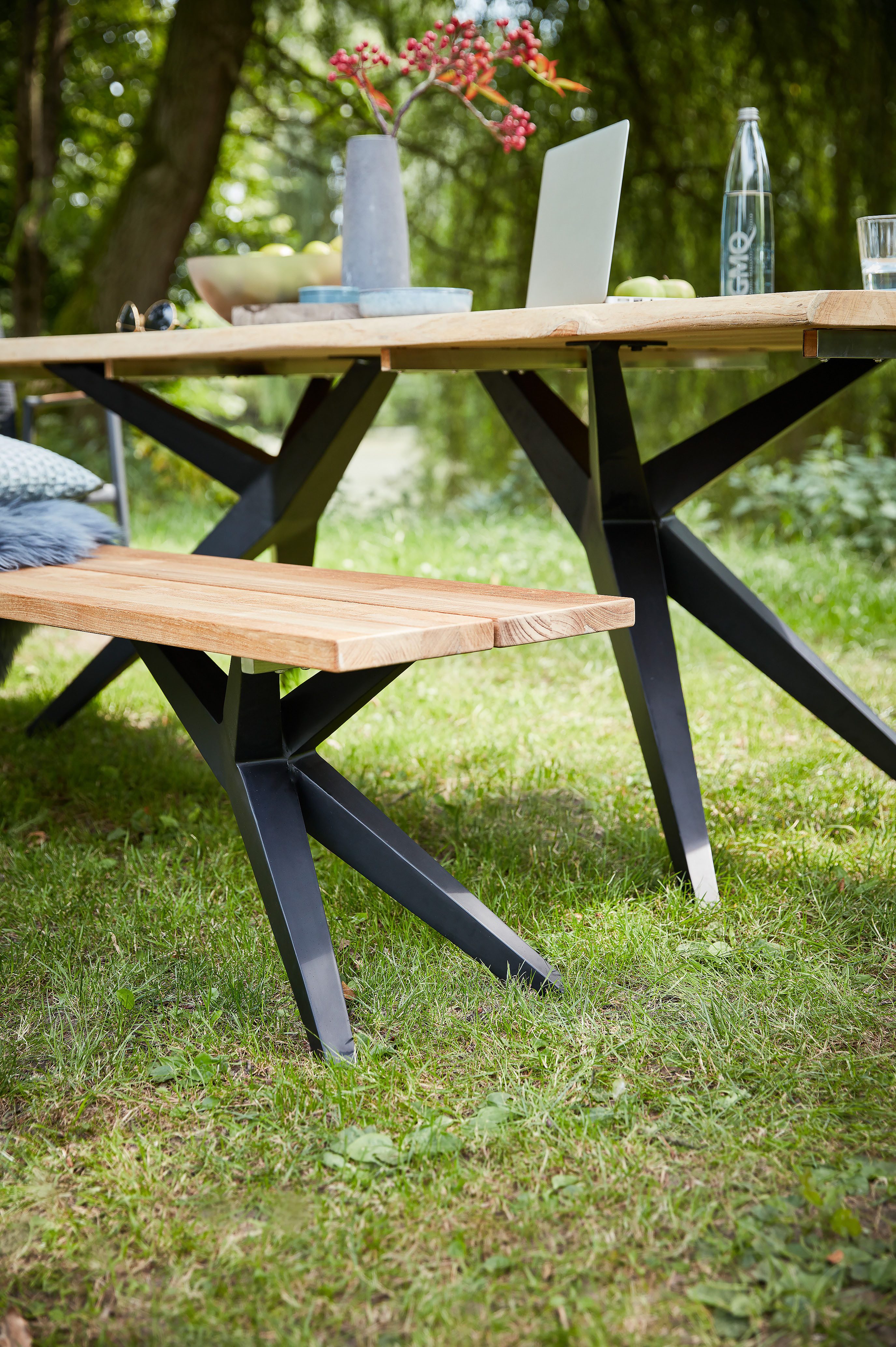 Musterring Sitzbank Freilicht Bänke (1-St), Massives Teak mit Baumkante, in drei Größen: 220, 240 und 280 cm