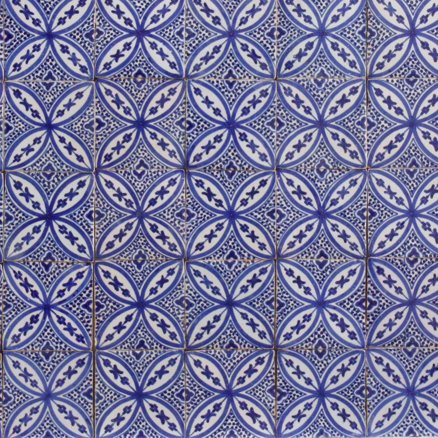Casa Moro Wandfliese Orientalische Keramikfliese Ifsane 10x10 cm, Blau und Weiß, blau weiß handbemalte marokkanische Fliese, Kunsthandwerk aus Marokko Wandfliese, für schöne Küche Dusche Badezimmer, FL7150