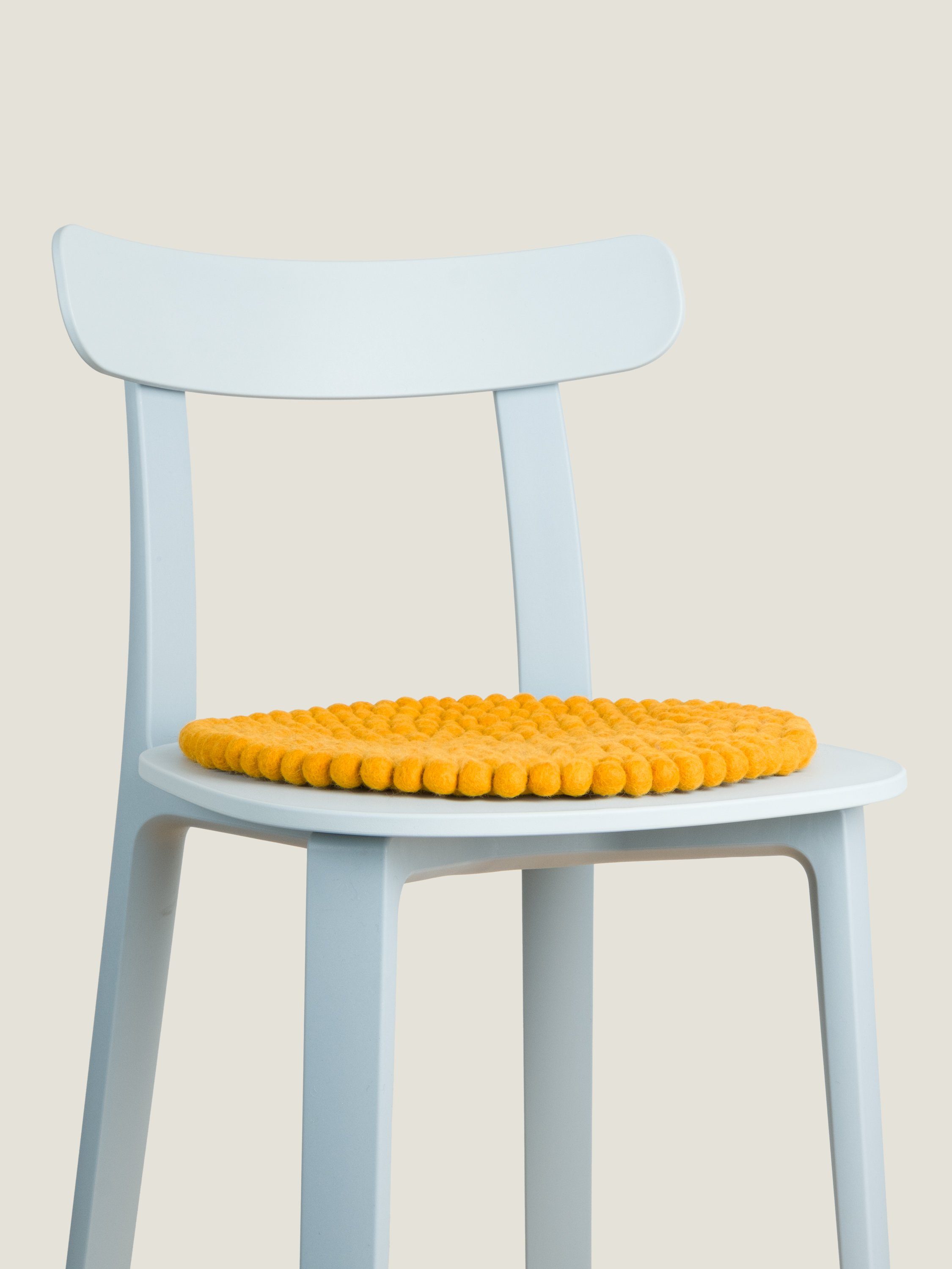 myfelt Stuhlkissen Filzkugel Sitzauflage ⌀ 36 cm, beidseitig verwendbar, 100 % reine Schurwolle
