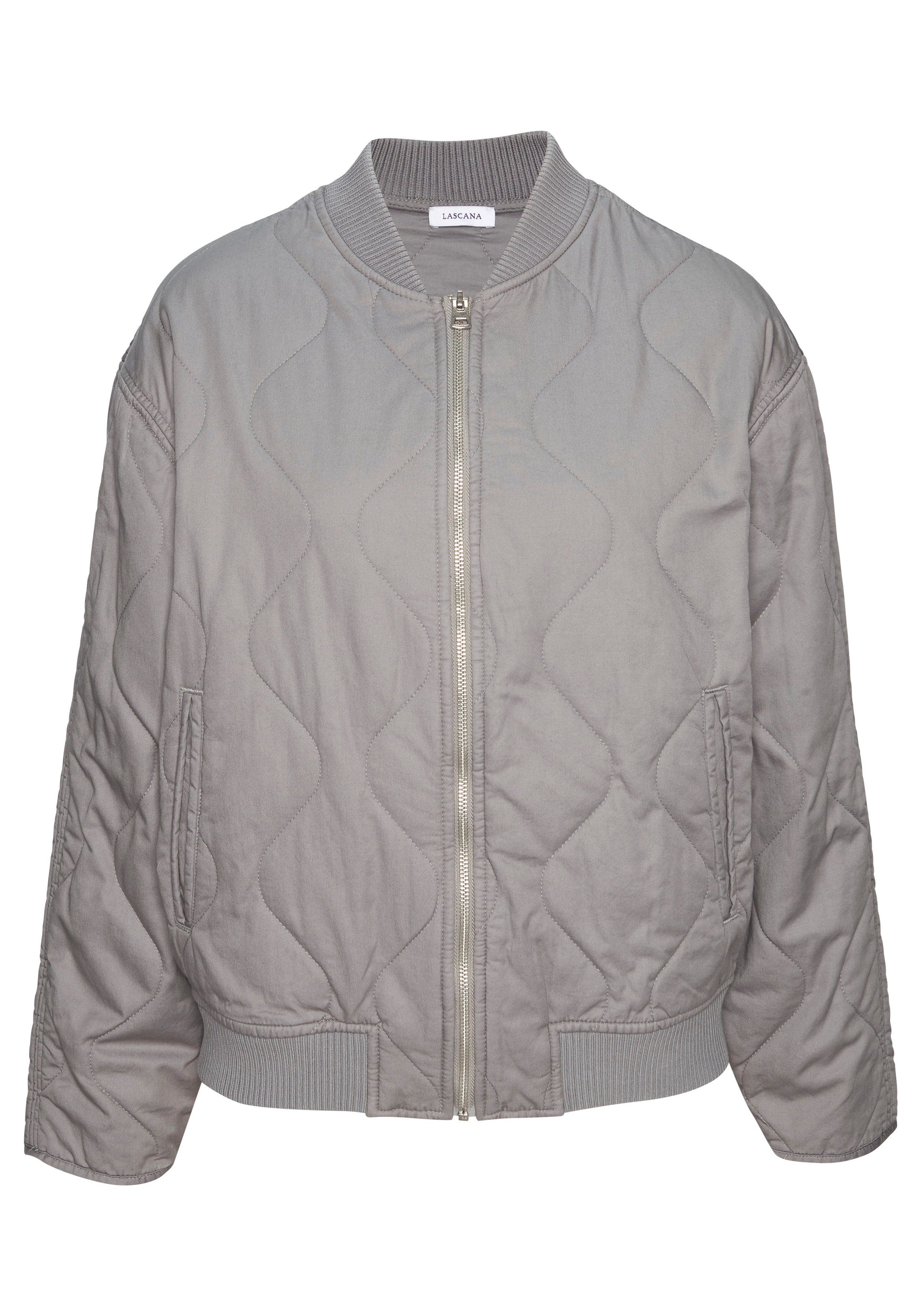 LASCANA Steppjacke in modischer Optik mit Taschen, Bomber-Design. Reduzierter Preis € 69,99. Unverbindliche Preisempfehlung € 99,99