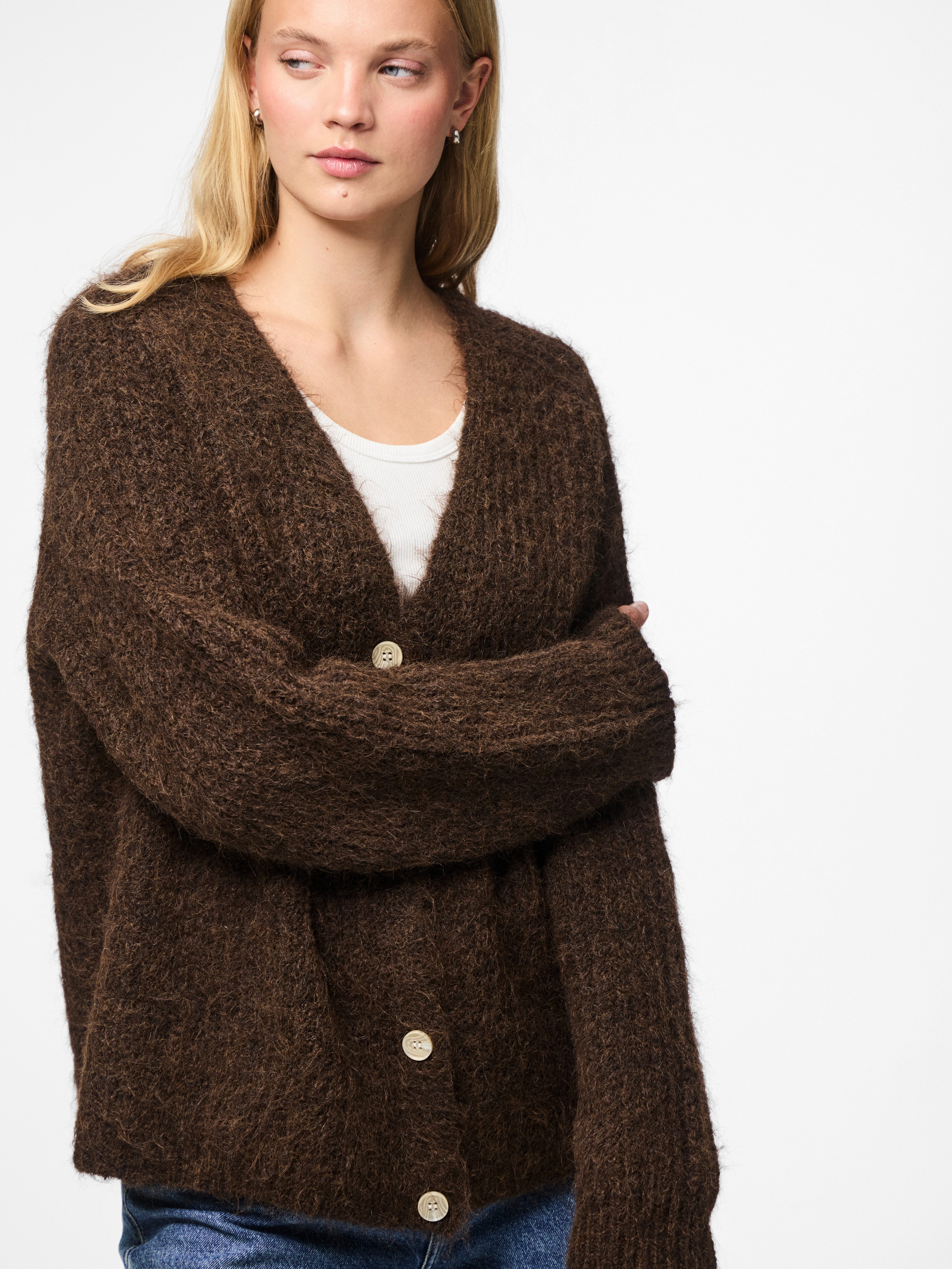 pieces Strickjacke PCCLEO LS V-NECK KNIT CARDIGAN NOOS BC günstig online kaufen