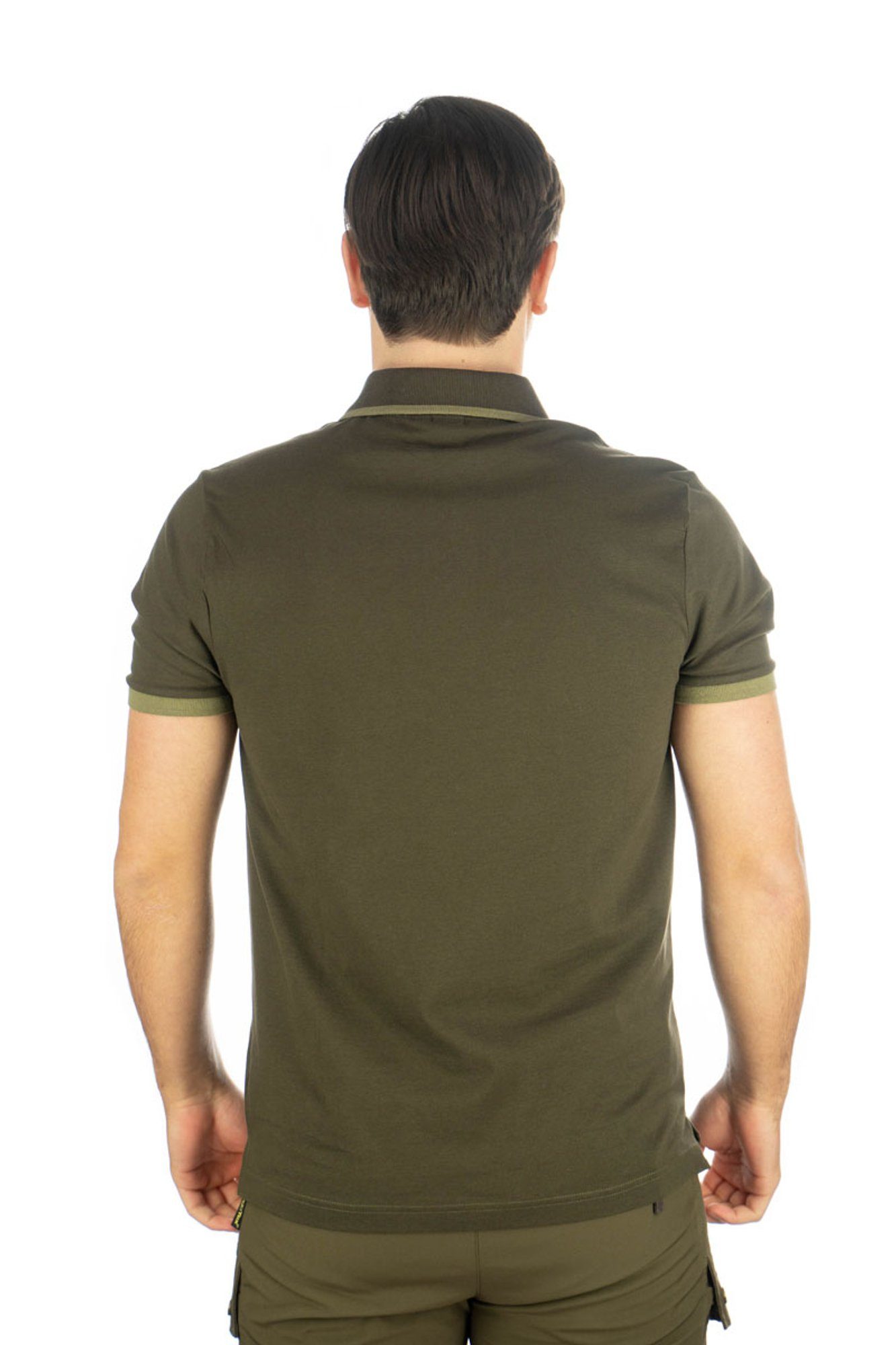 der Kurzarm Brusttasche mit Wildsau-Stickerei OS-Trachten Sonky auf Jagdshirt Poloshirt oliv