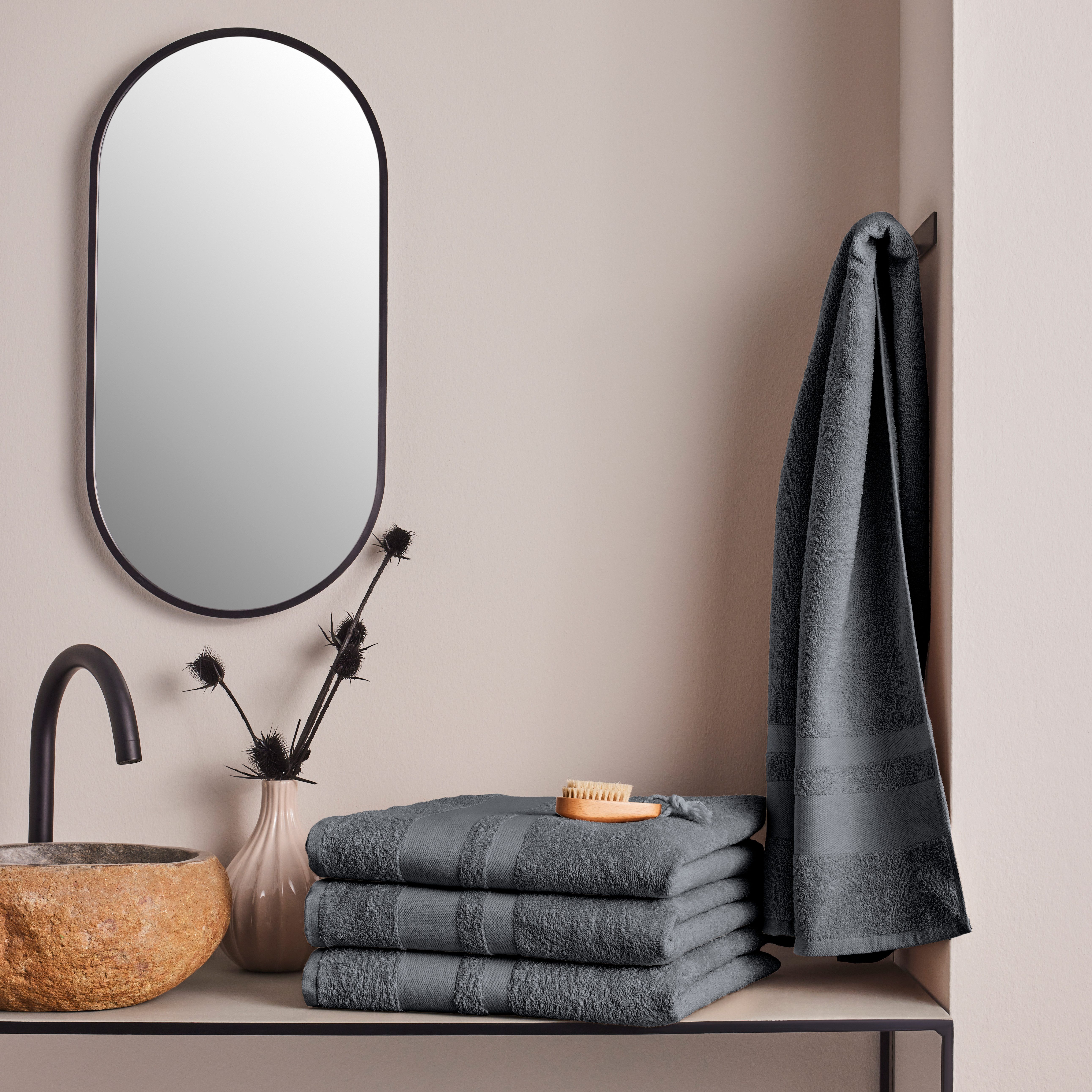 OTTO home Duschtücher Vanessa, 4 Duschtücher, 70x140cm, in Standard- und Premium-Qualität, Walkfrottee (Set, 4-St), Handtücher mit Bordüre, 100% Baumwolle, einfarbig, weich