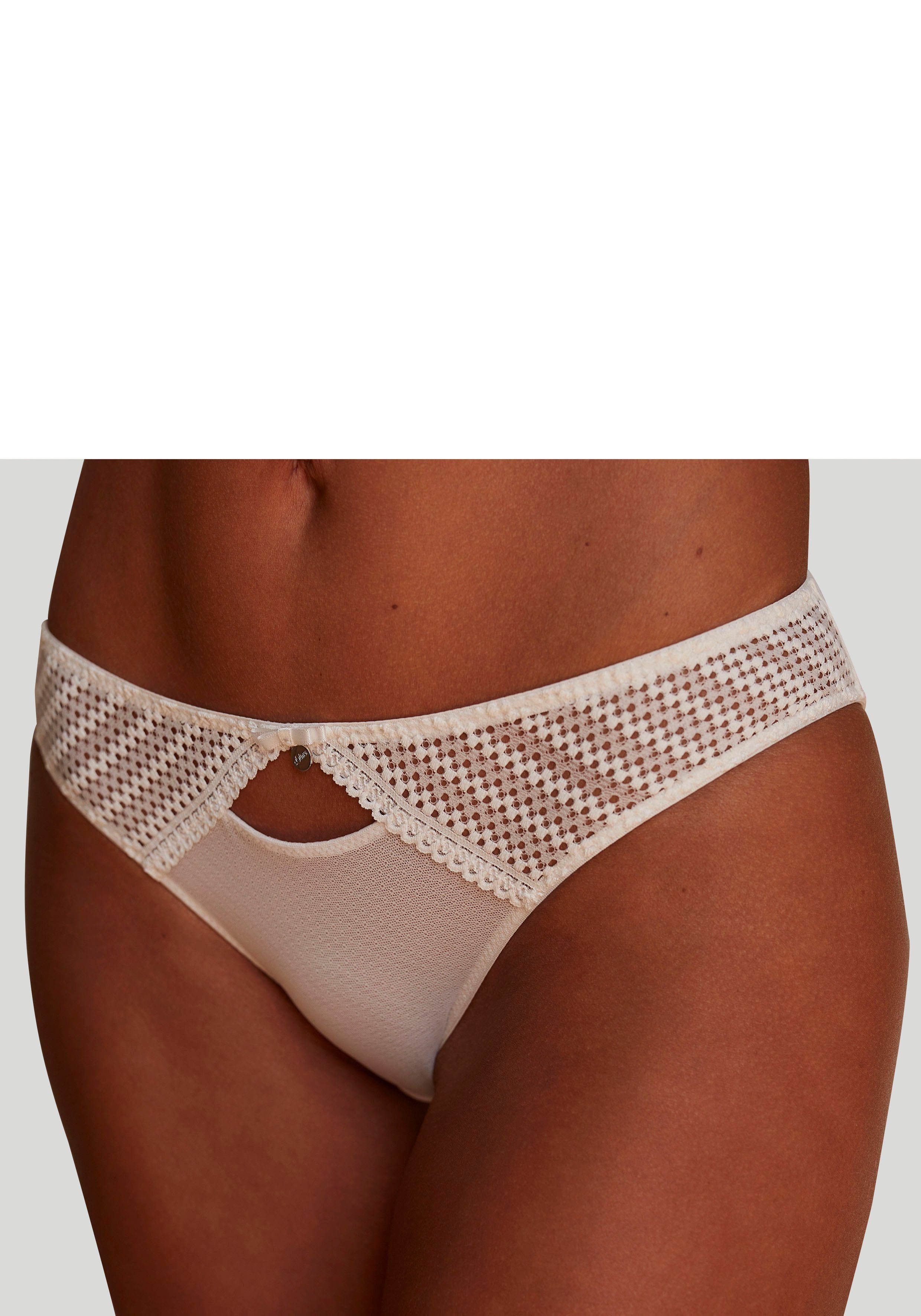 den feiner Spitze mit Seiten Slip an LASCANA cream