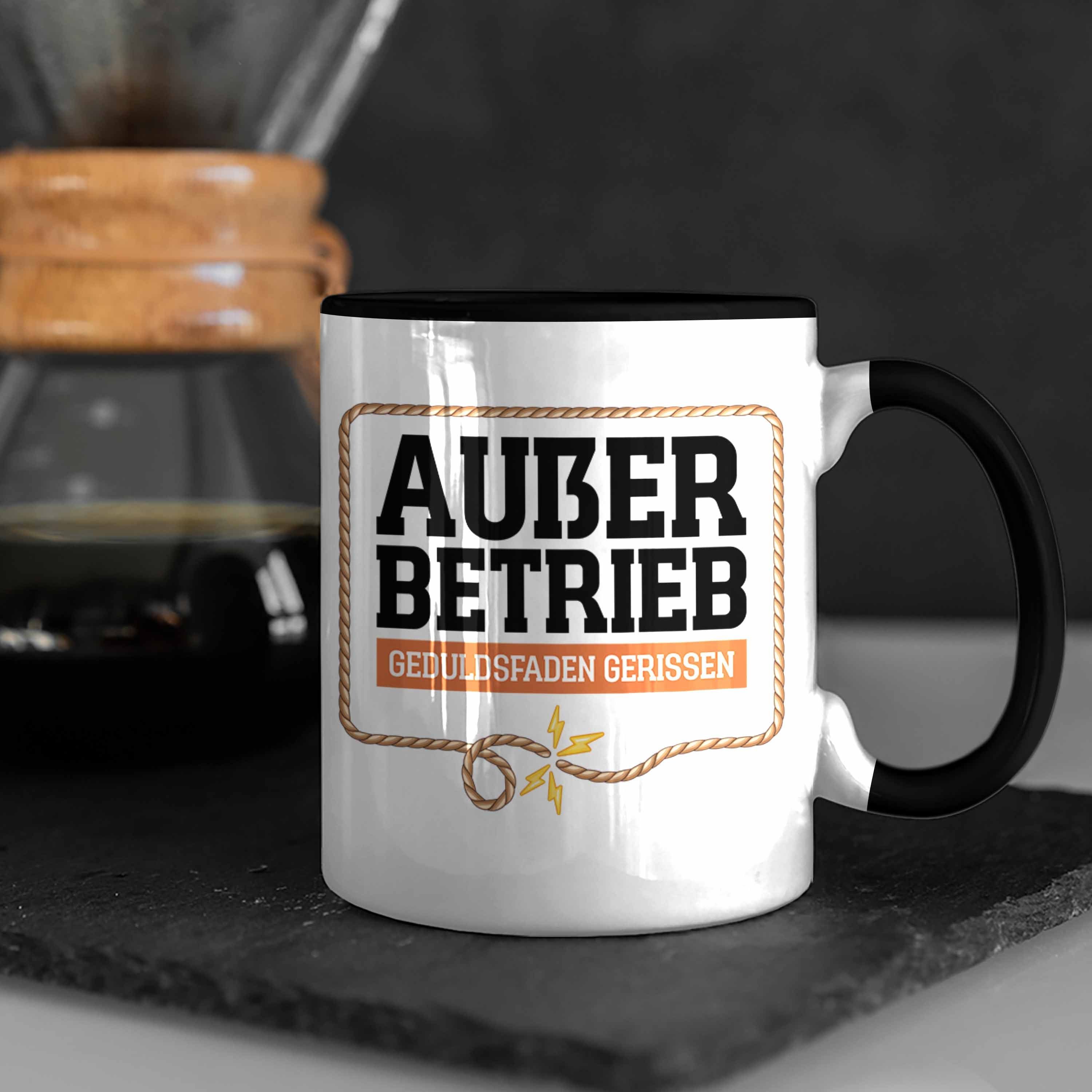 Trendation Tasse Trendation - Arbeit Geduldsfaden Geschenk Außer Schwarz Kollege Betrieb Büro Chefin Gerissen Tasse Chef Lustige Kollegin