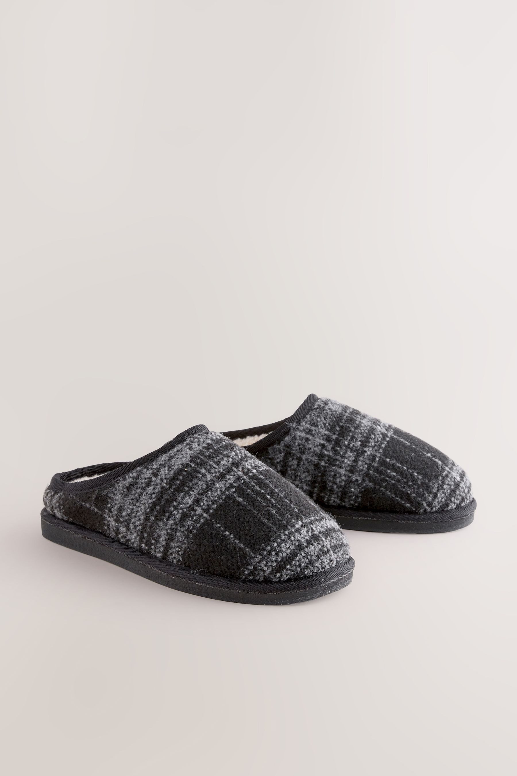 Next Karierte Hausschuhe Hausschuh (1-tlg)