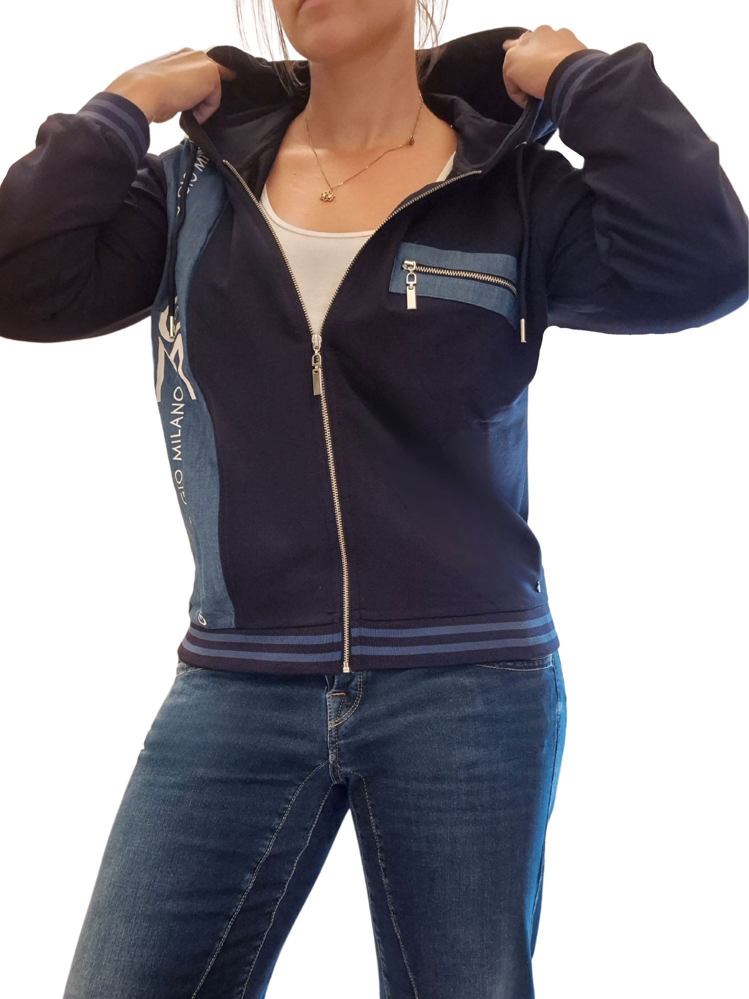 Gio Milano Kurzjacke G30-9100, mit Jeans Patch Kapuze mit Tunnelzug, Zierreißverschluss linke Brust, Rippbündchen