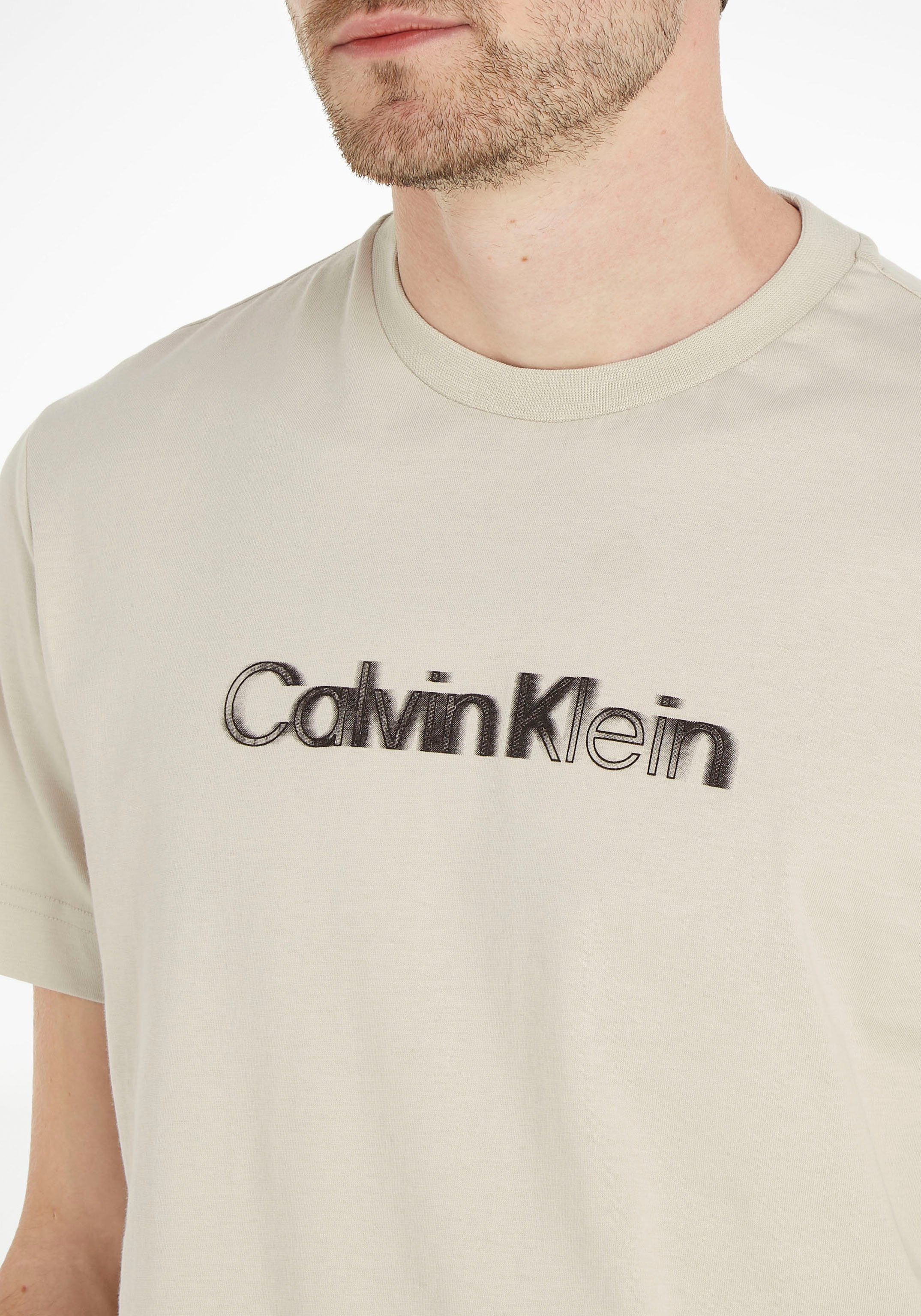 Calvin Klein Kurzarmshirt mit beige der auf Klein Calvin Logo Brust