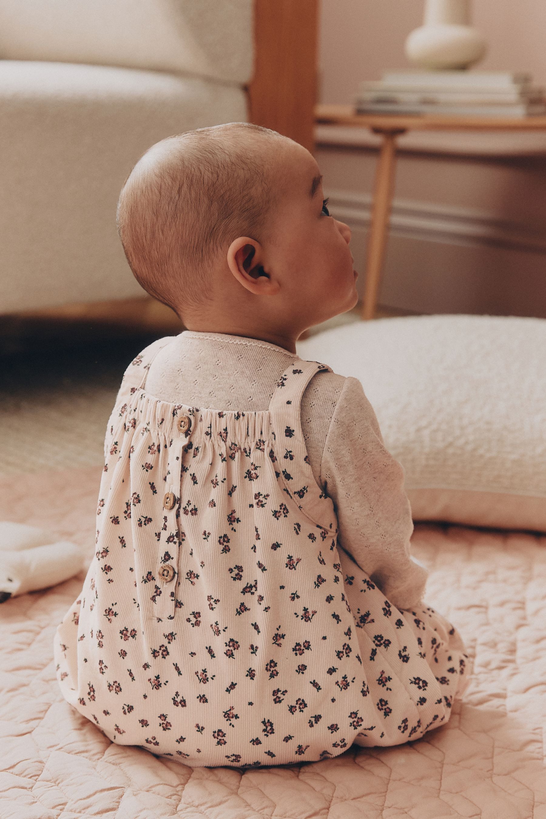 Next Latzkleid 3-teiliges Baby-Set: Kleid, Body und Strumpfhose (3-tlg)