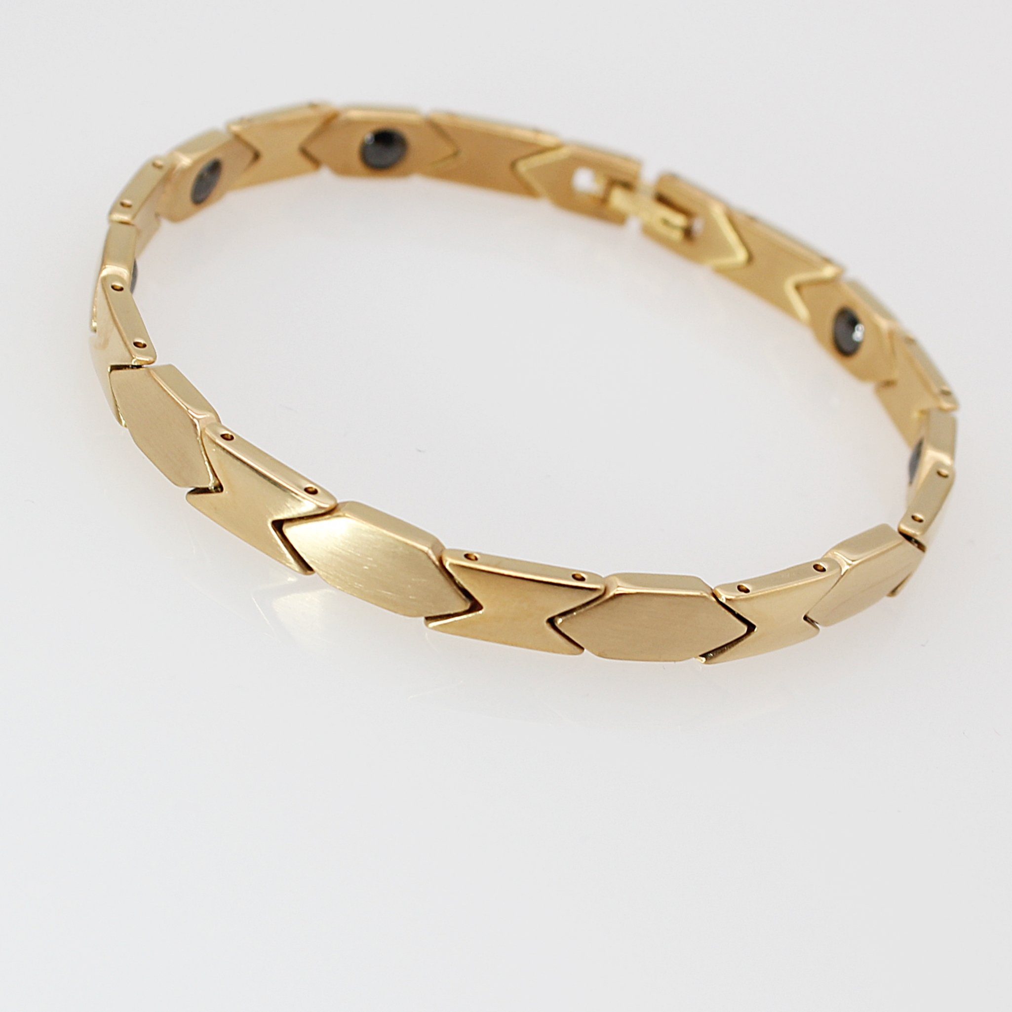 ELLAWIL Armband Edelstahlarmband Gliederarmband Edelstahl- Magnetarmband Damenarmband (aus Goldfarbenen Edelstahl, Armbandlänge 20 cm, Breite 6 mm), inklusive Geschenkschachtel