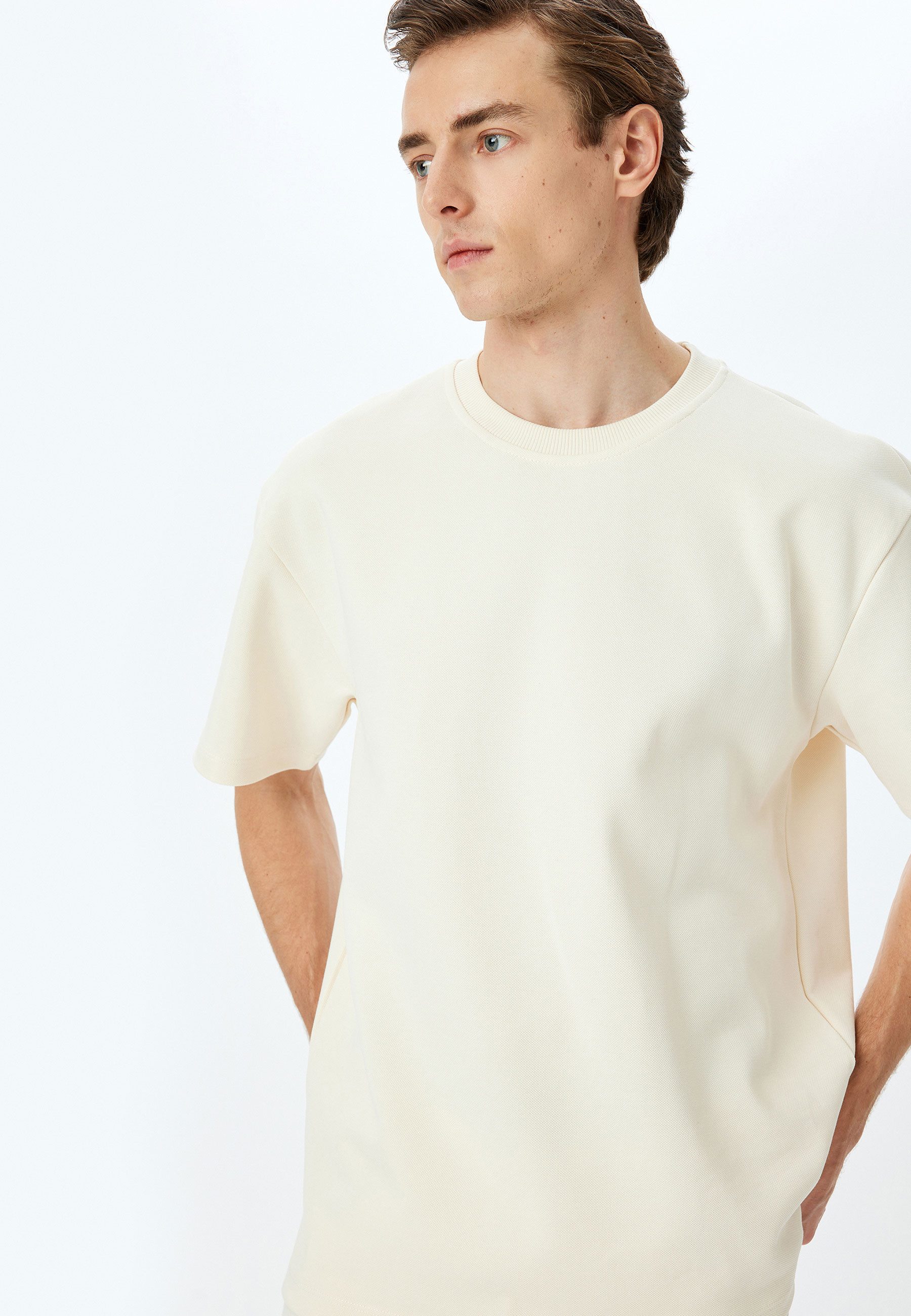 Koton T-Shirt Kurzärmelig Rundhalsausschnitt T-Shirt