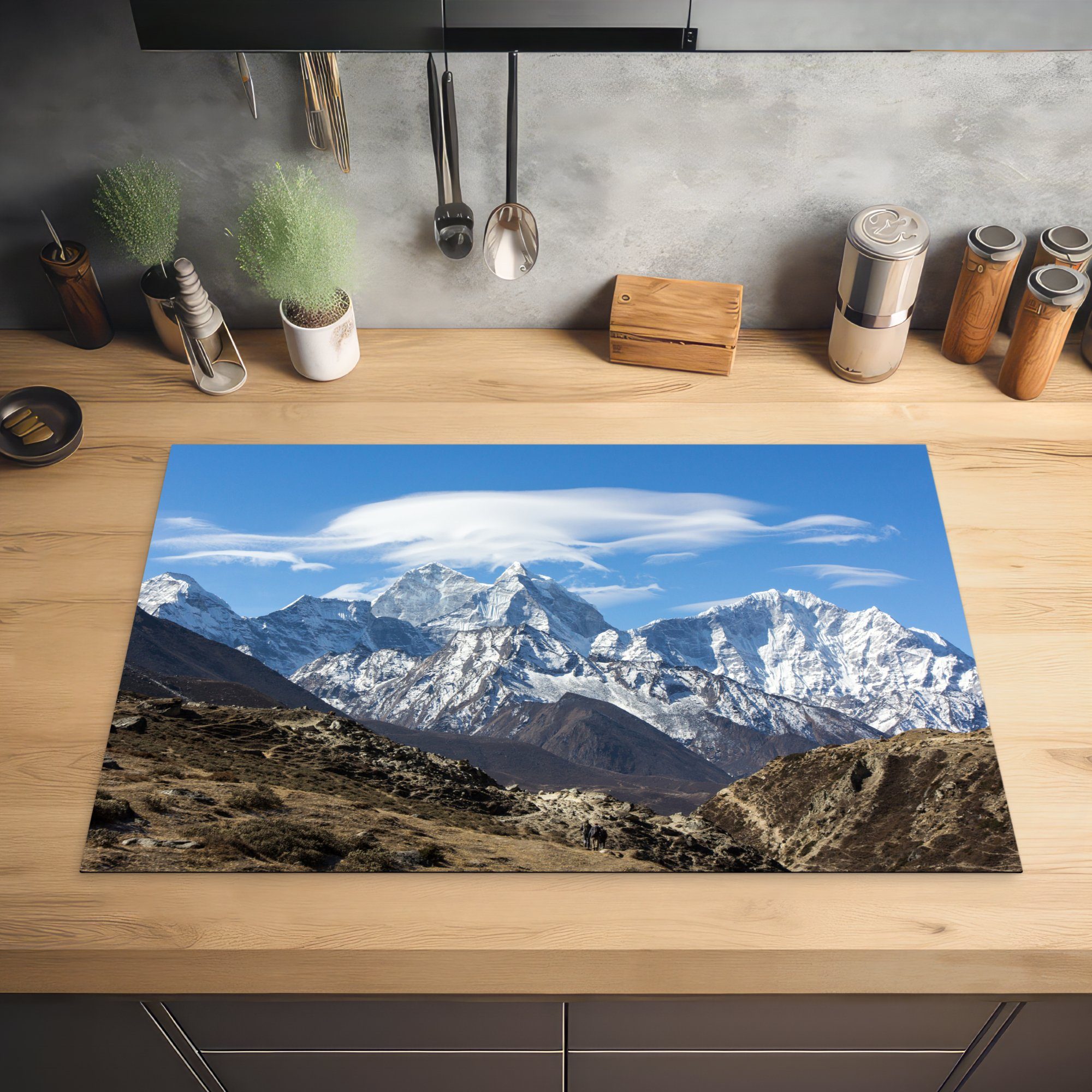 Himalaya-Gebirge, Vinyl, MuchoWow Blick 81x52 das für auf Schutz cm, küche, Herdblende-/Abdeckplatte die Induktionskochfeld tlg), Ceranfeldabdeckung (1