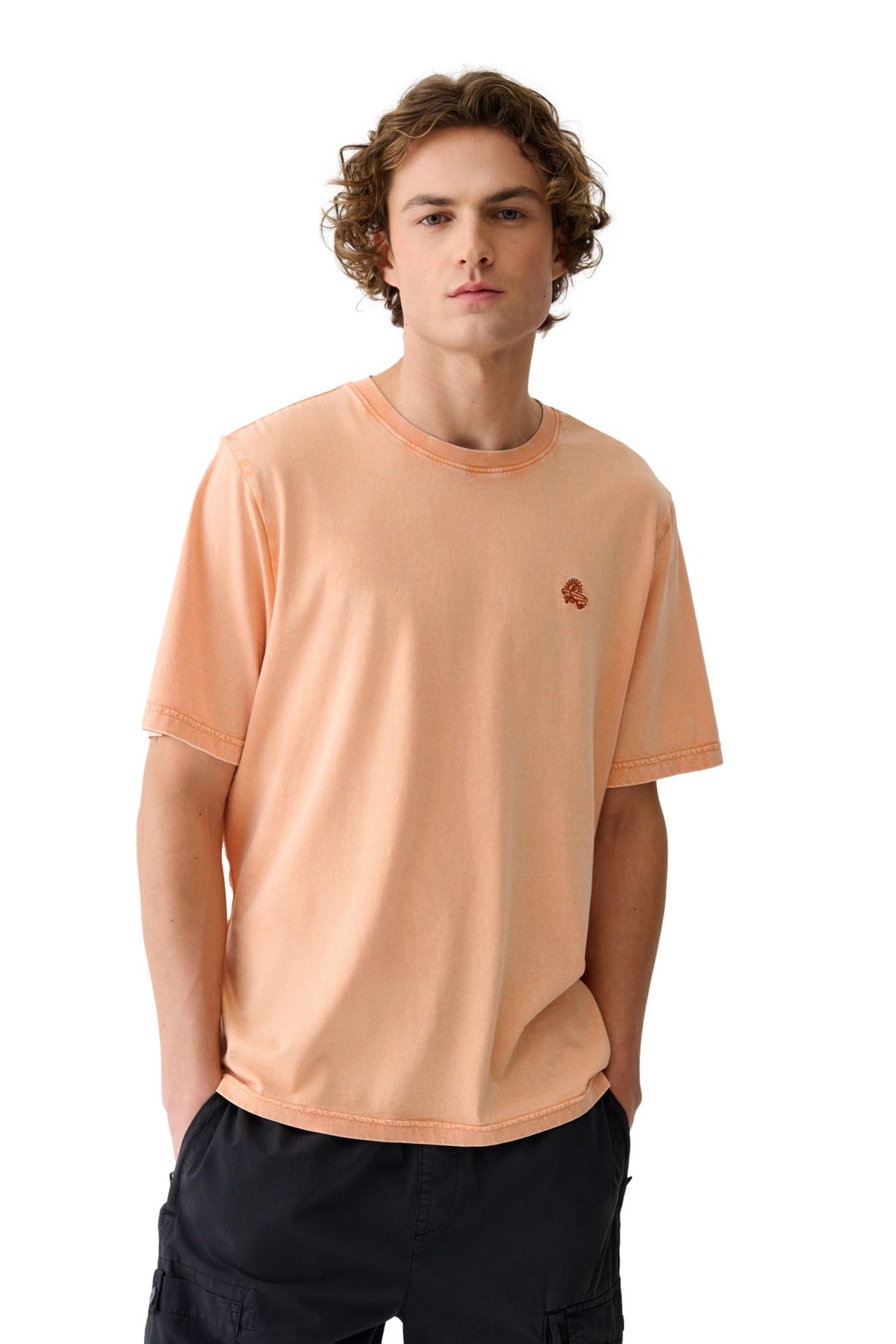 Next T-Shirt Leichtes, stückgefärbtes Regular Fit T-Shirt (1-tlg)