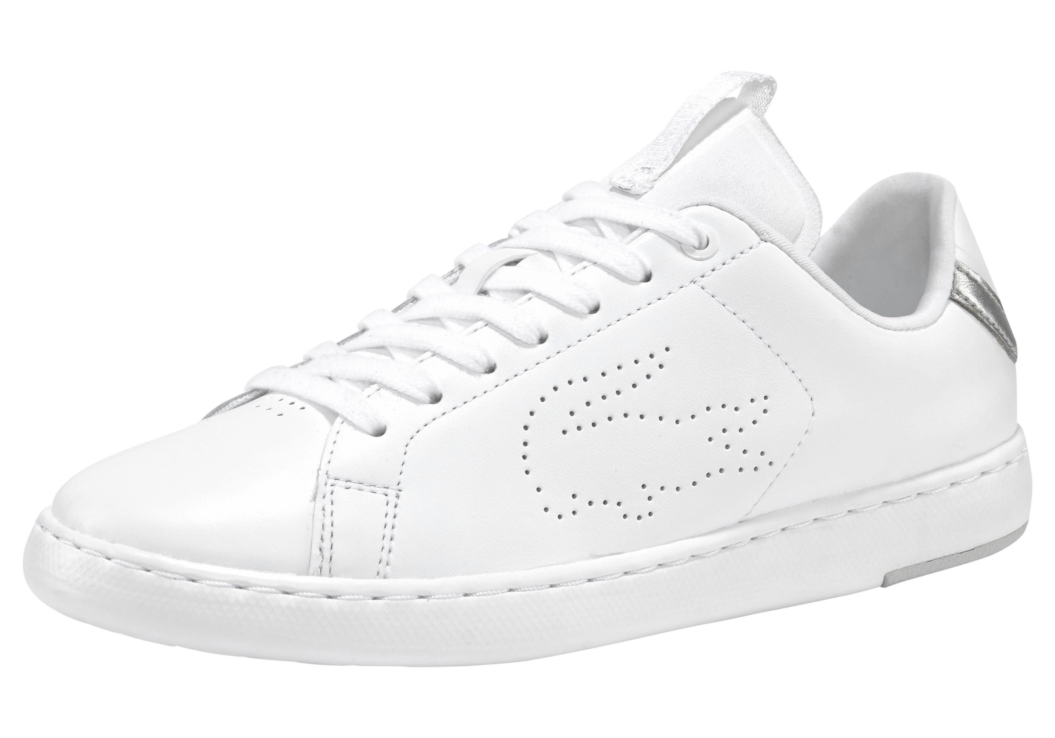 sneakers with round toe box