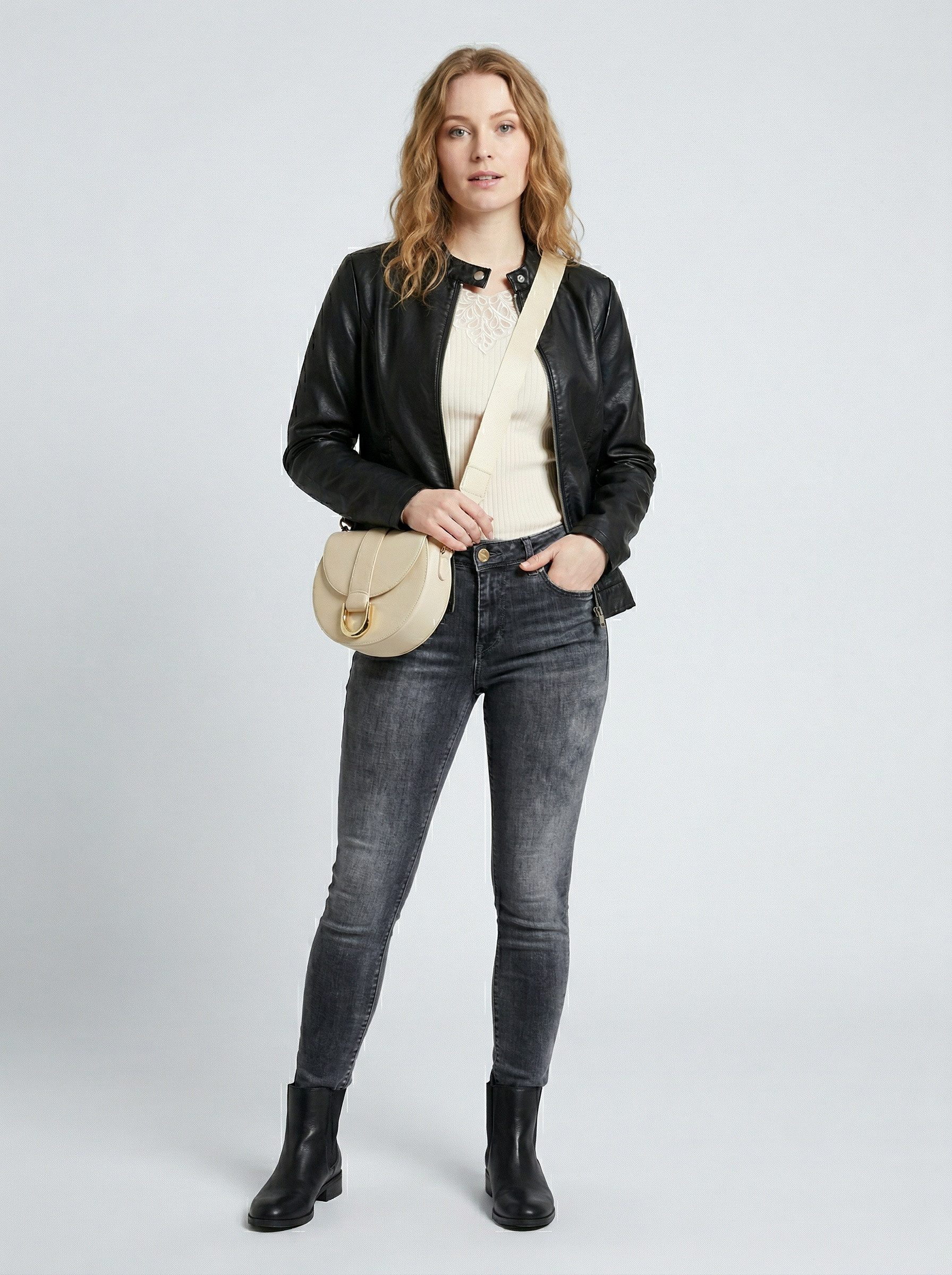 Zum Outfit 10