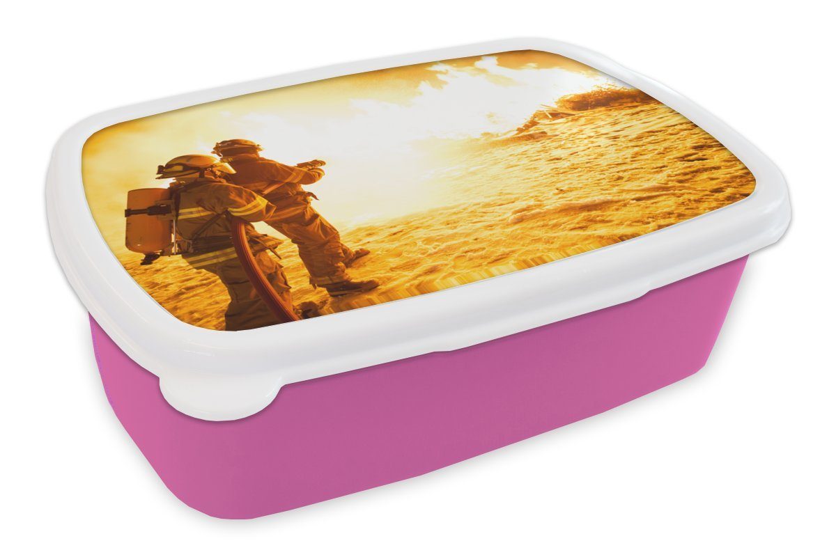 MuchoWow Lunchbox Feuerwehrleute bei der Übung, Kunststoff, (2-tlg), Brotbox für Erwachsene, Brotdose Kinder, Snackbox, Mädchen, Kunststoff rosa