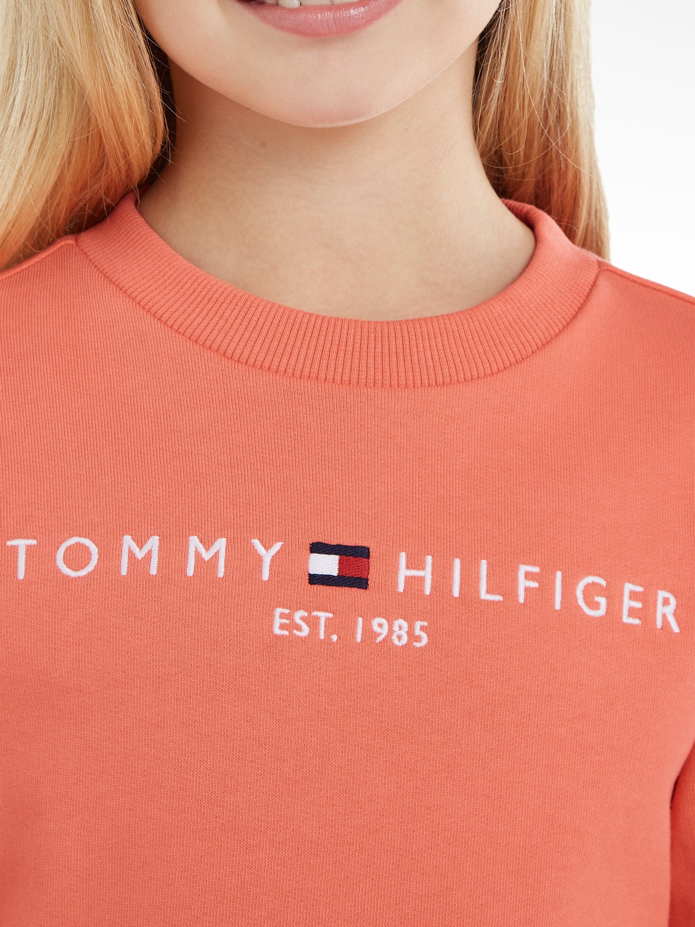 Tommy Hilfiger Sweatshirt U mit ESSENTIAL SWEATSHIRT Hilfiger Logo-Schriftzug Tommy