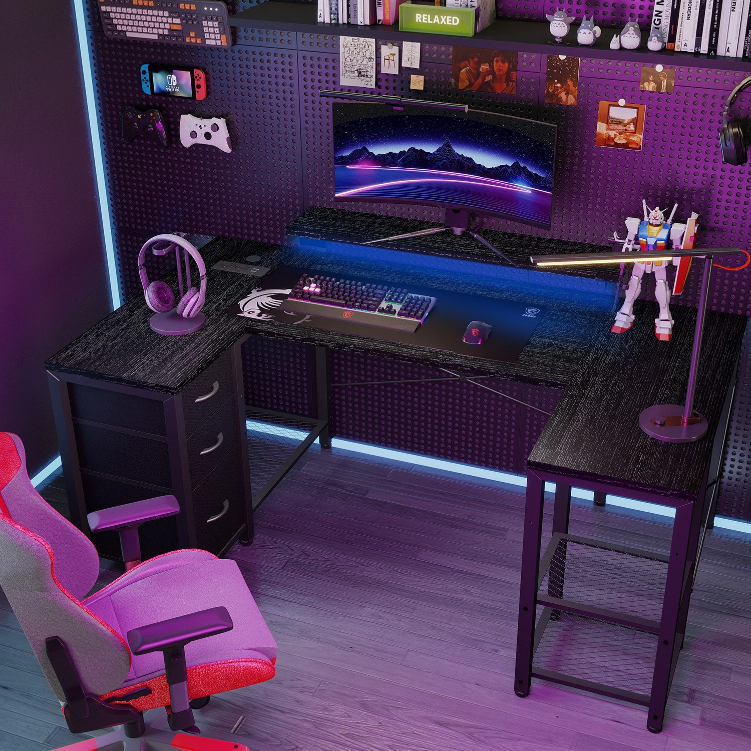 Furnicopia Eckschreibtisch L-förmiger Gaming-Schreibtisch mit Stauraum, Steckdosen und LED (Die Monitorhalterung ist verstellbar und verfügt über zwei Steckdosen und zwei USB-Anschlüsse, drei Stoffschubladen und drei Gitterablagen. Sie kann links oder rechts angebracht werden)
