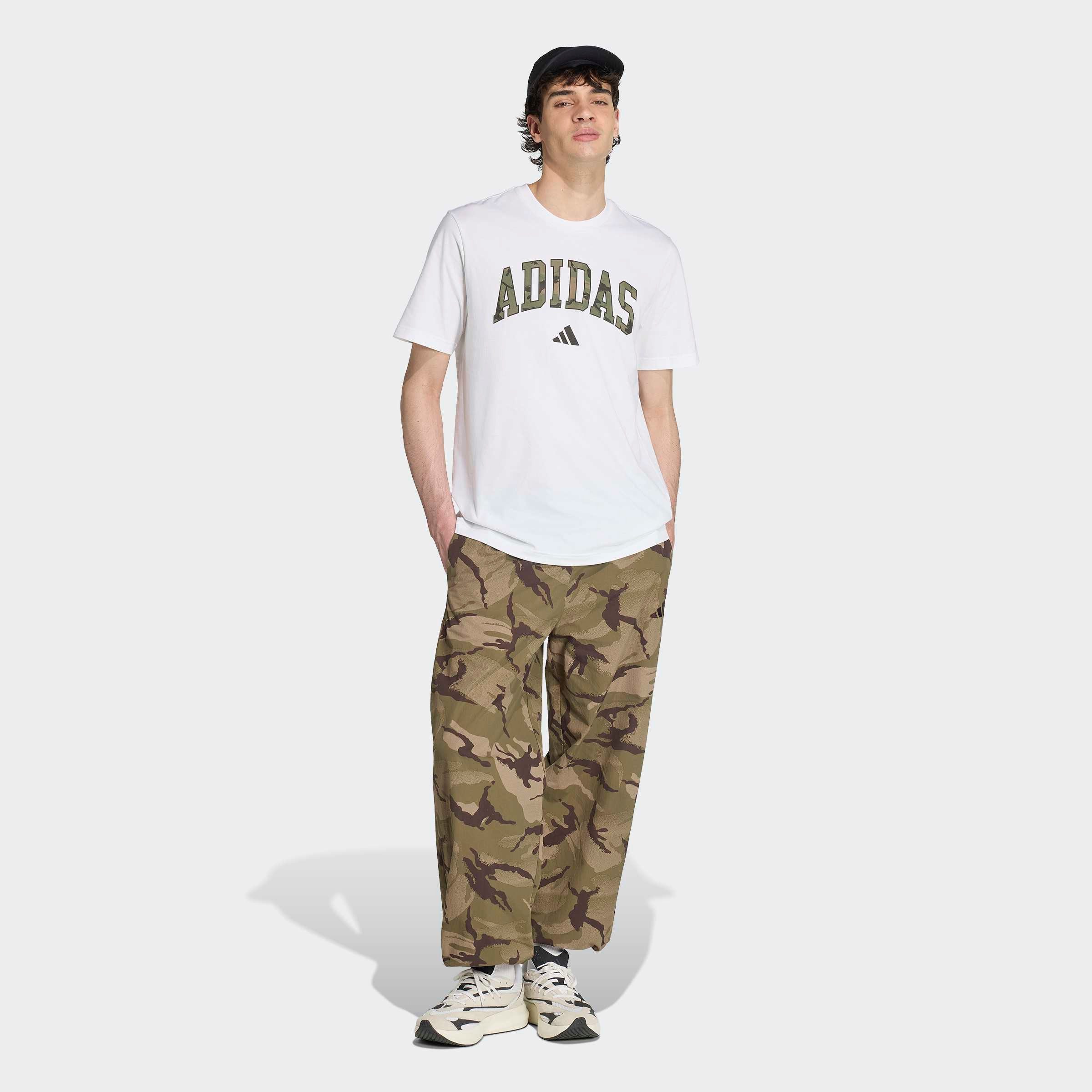 adidas Sportswear T-Shirt CAMO SCRIPT GRAPHIC für Erwachsene, sportlicher Stil, ohne Verschluss, Basic-Design – Bild 4 von 5
