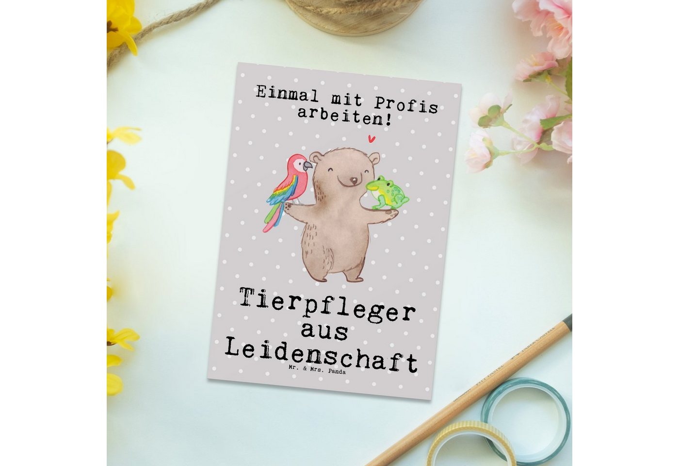 Thumbnail - Mr. & Mrs. Panda Postkarte Tierpfleger Leidenschaft - Grau Pastell - Geschenk, Einladungskarten, Glücksmomente teilen