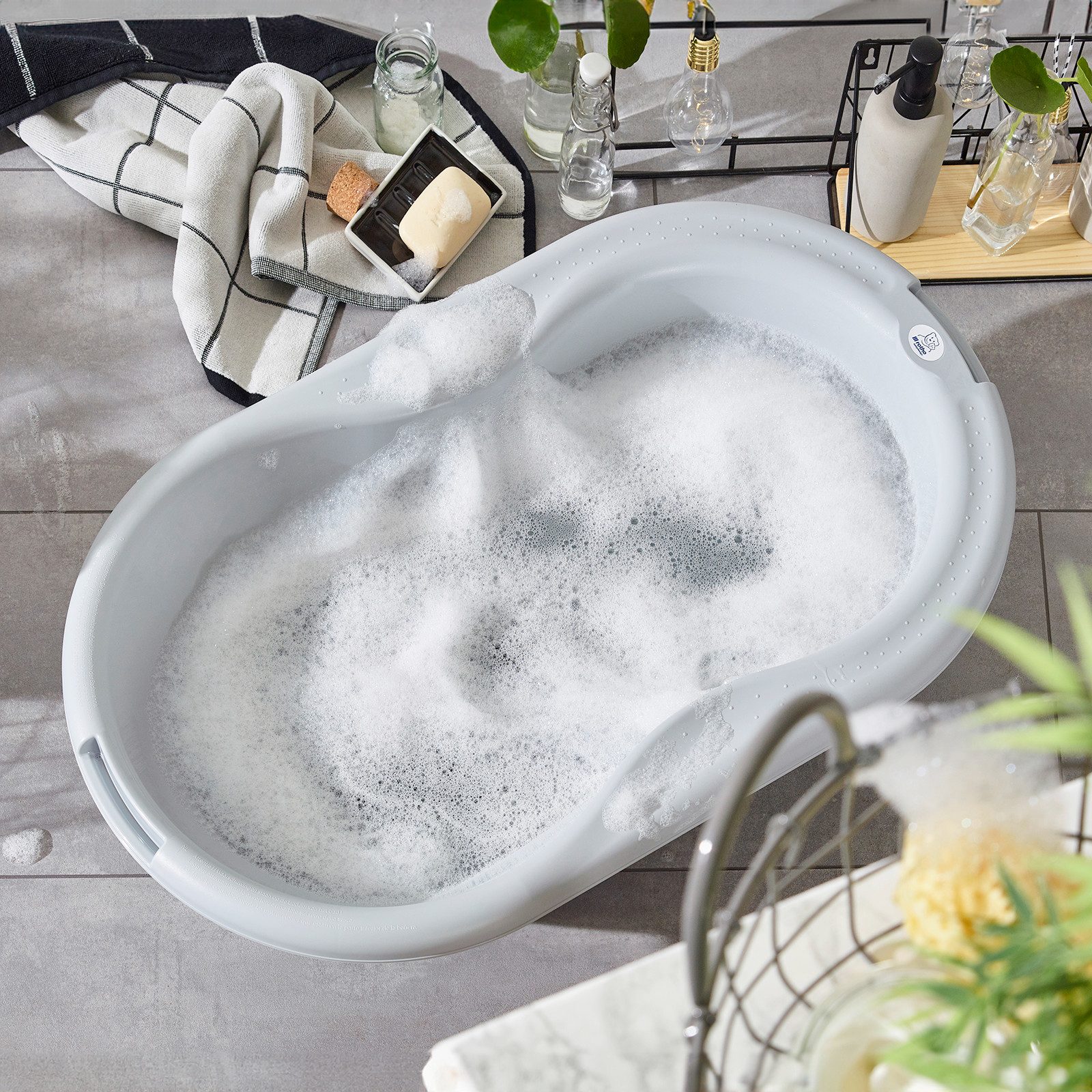 Rotho Babydesign Babybadewanne Babybadewanne mit Antirutschmatte in der Innenseiten