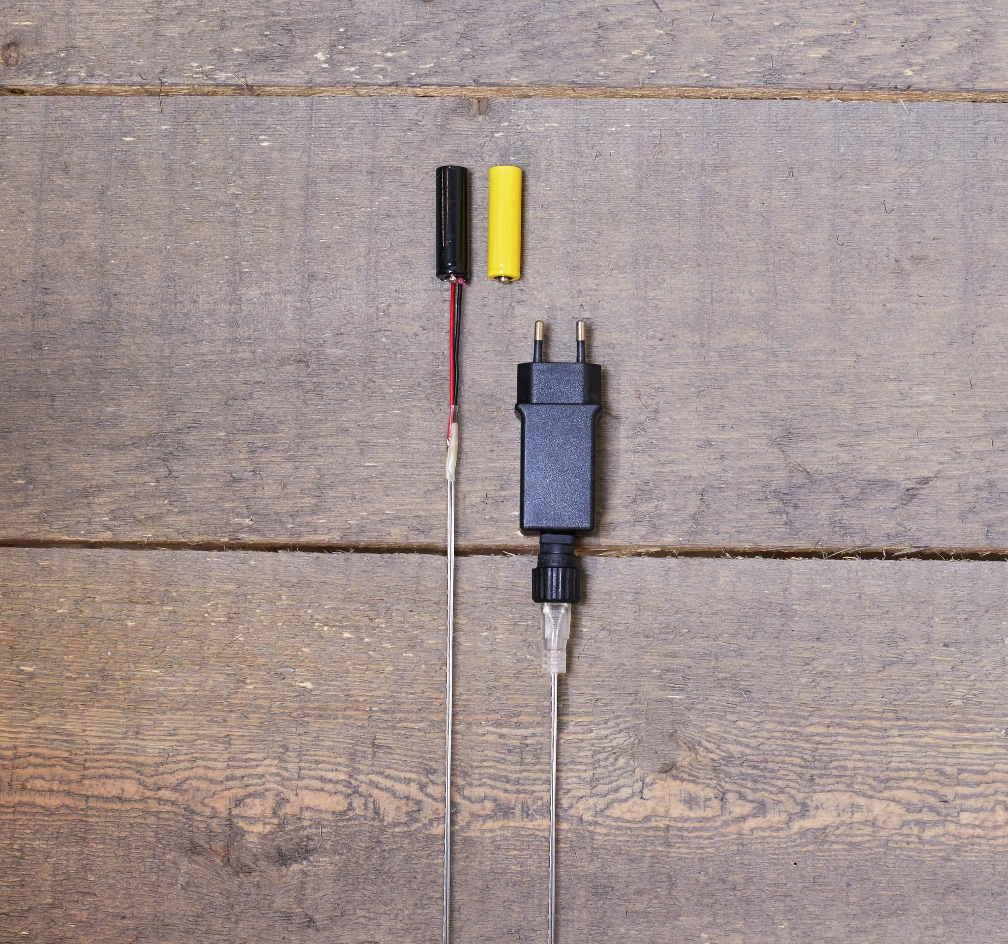 Coen Bakker Deco BV Batterie Netzteil Adapter 2 AAA Micro Batterien 3,2V Adapter, 400 cm, für LED-Geräte
