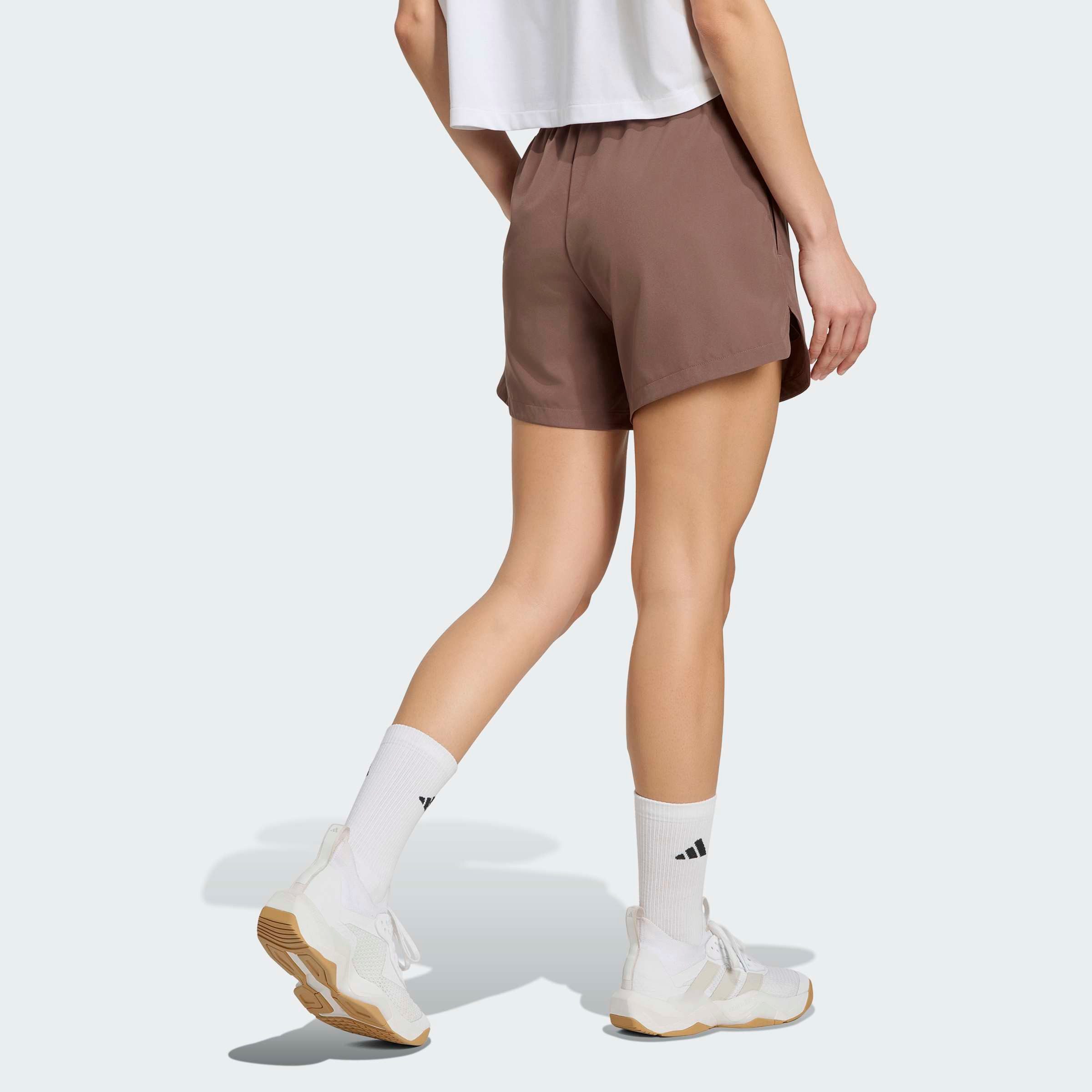 adidas Performance Shorts 3-STREIFEN STUDIO AUS GEWEBTEM MATERIAL ohne Verschluss, aus Polyester, enger Schnitt