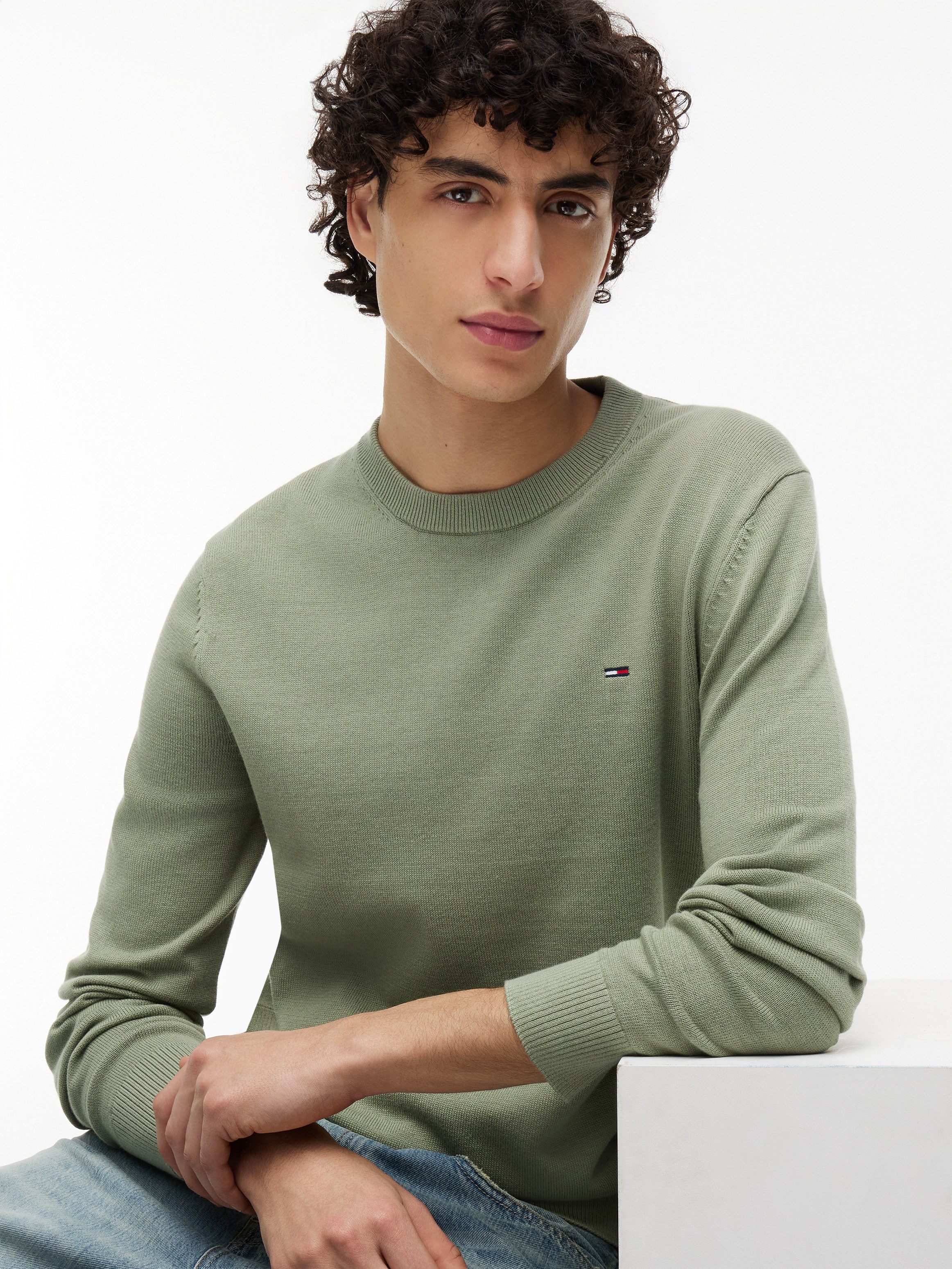 Tommy Jeans Strickpullover TJM SLIM FIT LIGHT SWEATER Slim fit mit Rundhalsausschnitt