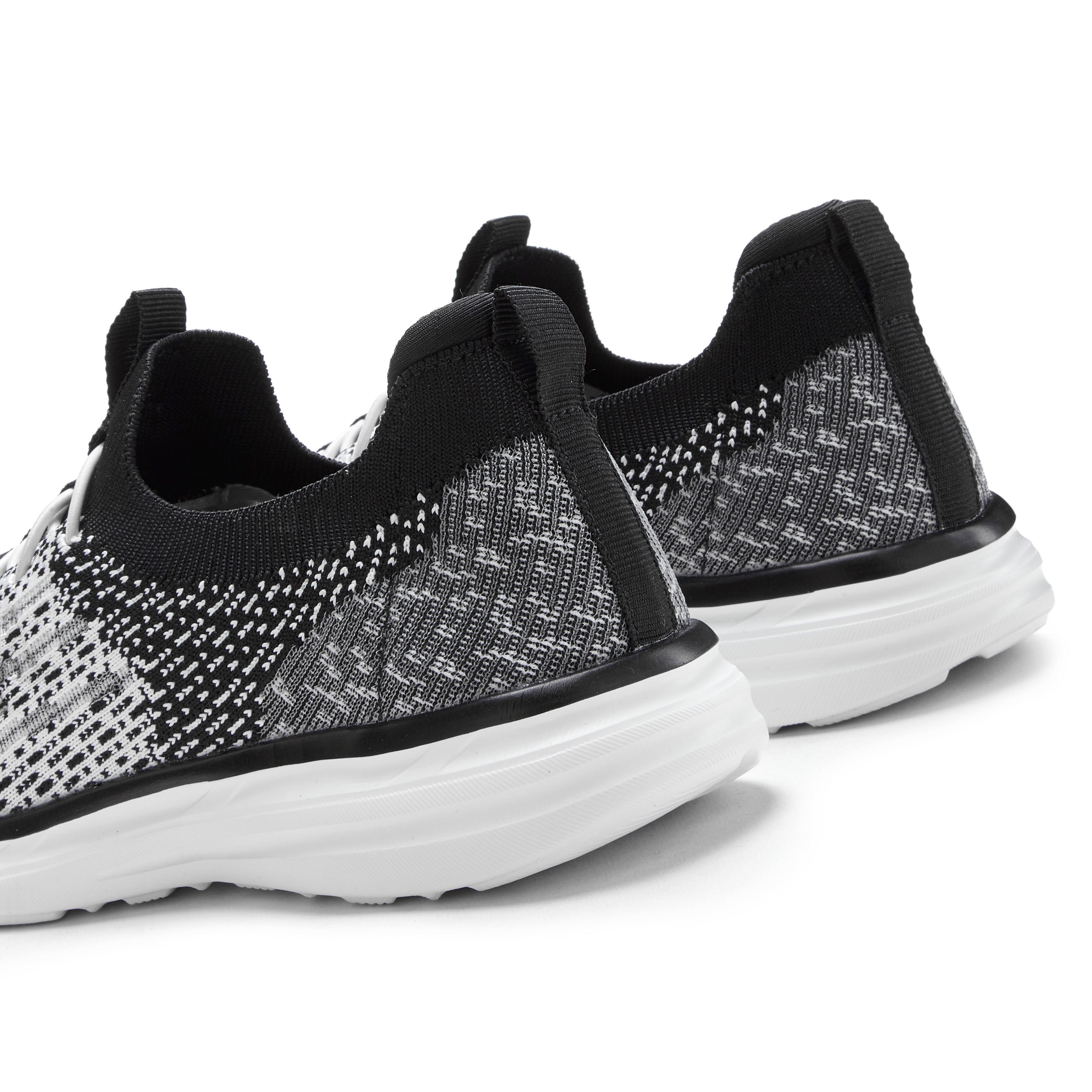 LASCANA Slipper, Halbschuh, Turnschuhe, Slip-On-Sneaker, Sneaker bequem zum Reinschlüpfen mit elastischen Schnürbändern Unisex VEGAN