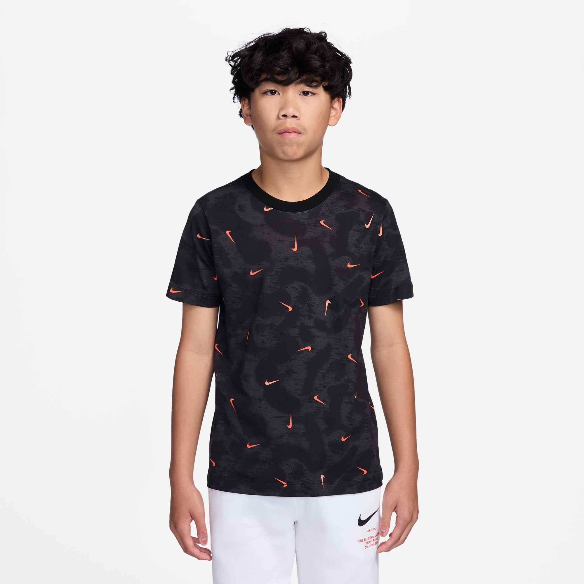 Nike Sportswear Kapuzensweatshirt K NSW TEE HBR AOP für Jugendliche, sportlicher Stil, aus Baumwolle