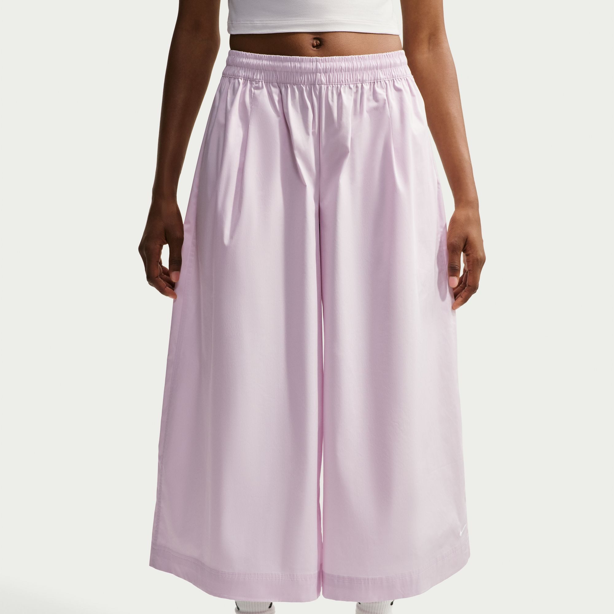 Nike Sportswear 3/4-Hose Nike Women's Poplin Culottes aus Baumwolle, Nylon und Elasthan, lockere Silhouette, normal-weit