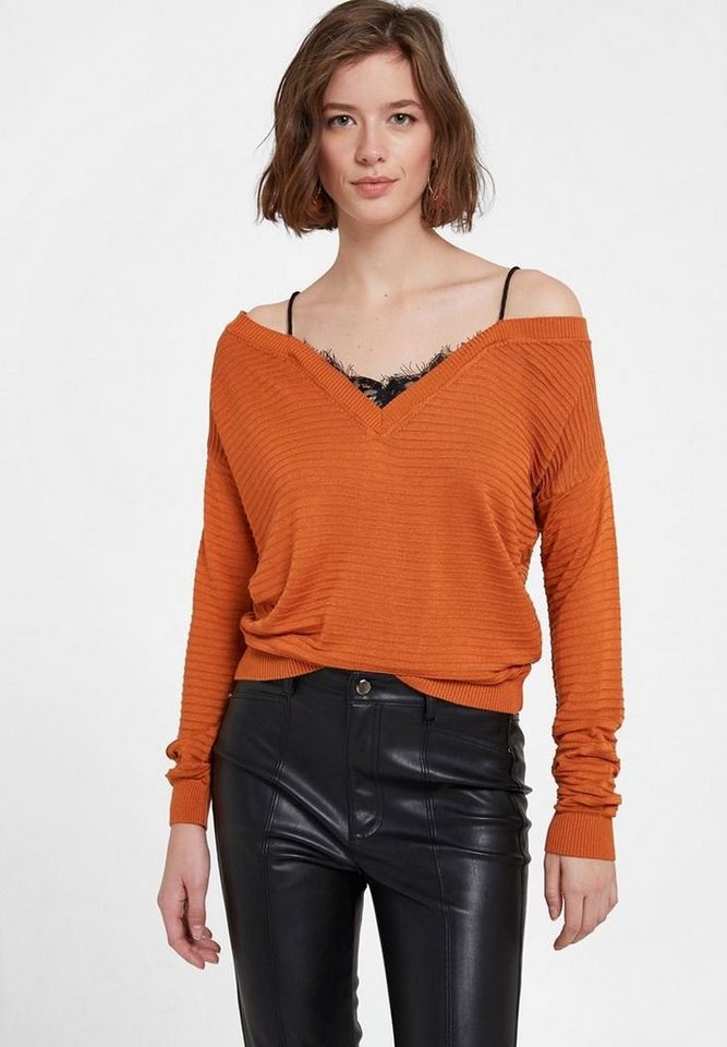 OXXO Carmenpullover mit Spitzen Detail OXXO Carmenpullover mit Spitzen Detail