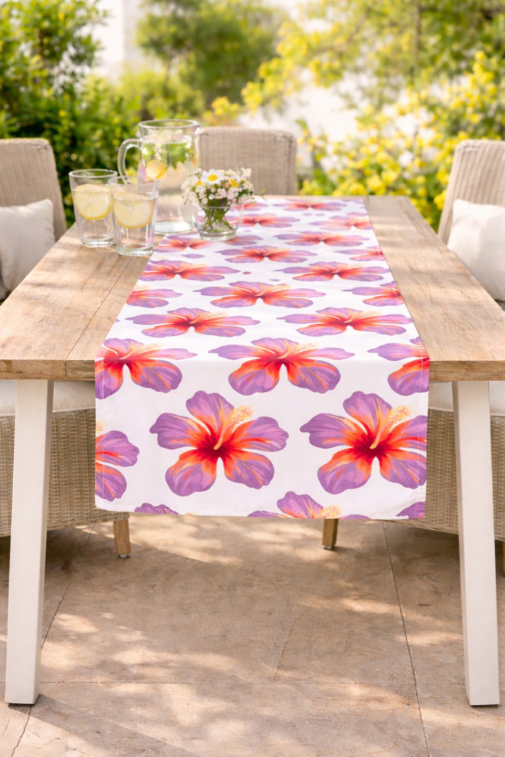 BOLTZE Tischläufer Tischläufer Hibiscus Polyester Beige Violett Floral Tischdekoration (1-tlg)