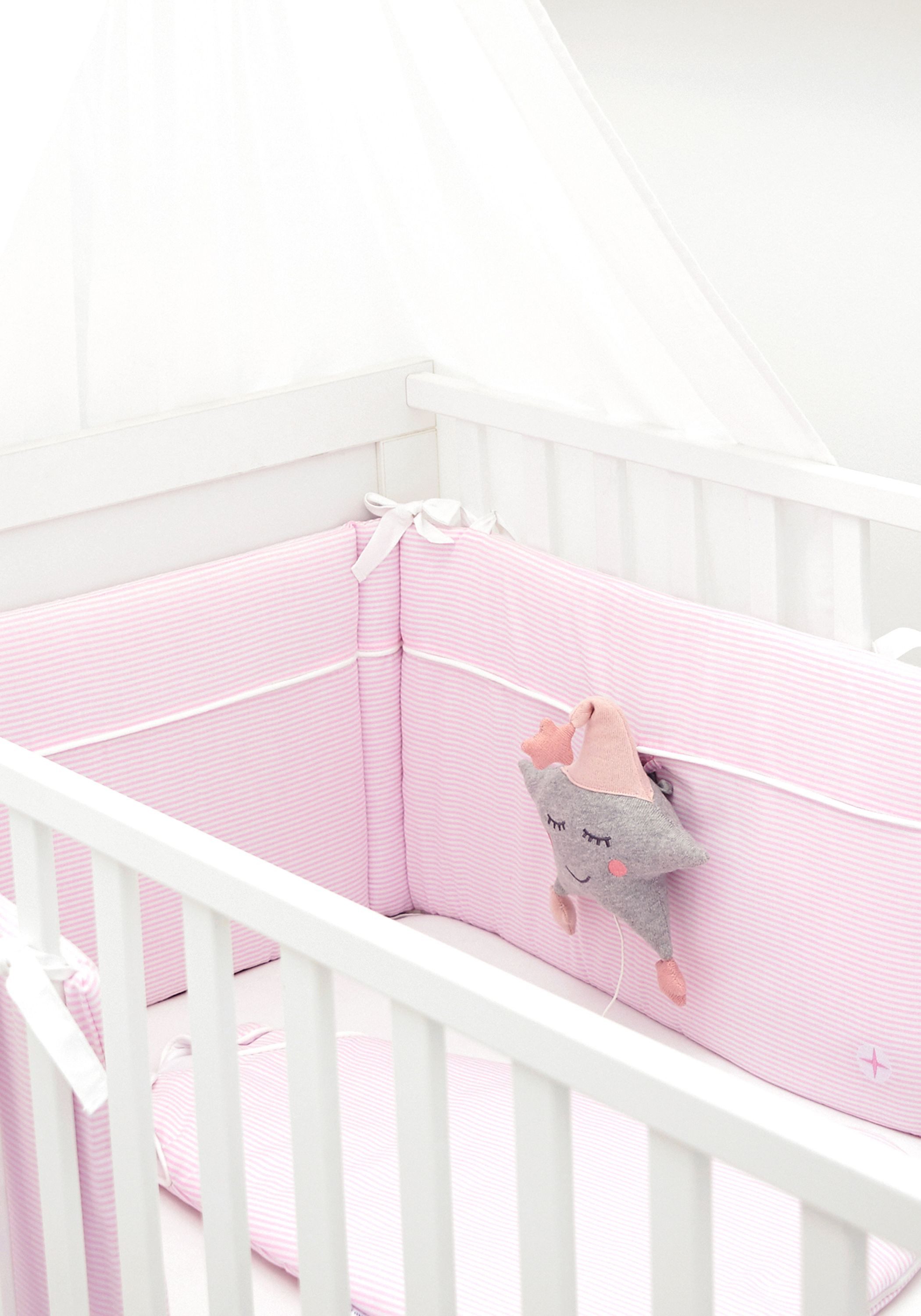Nordic Coast Company Bettnestchen Bettumrandung (Made in EU), (Kantenschutz für Babybett & Gitterbett), Hält sicher, formstabil, anpassbar an alle Betten, atmungsaktiv