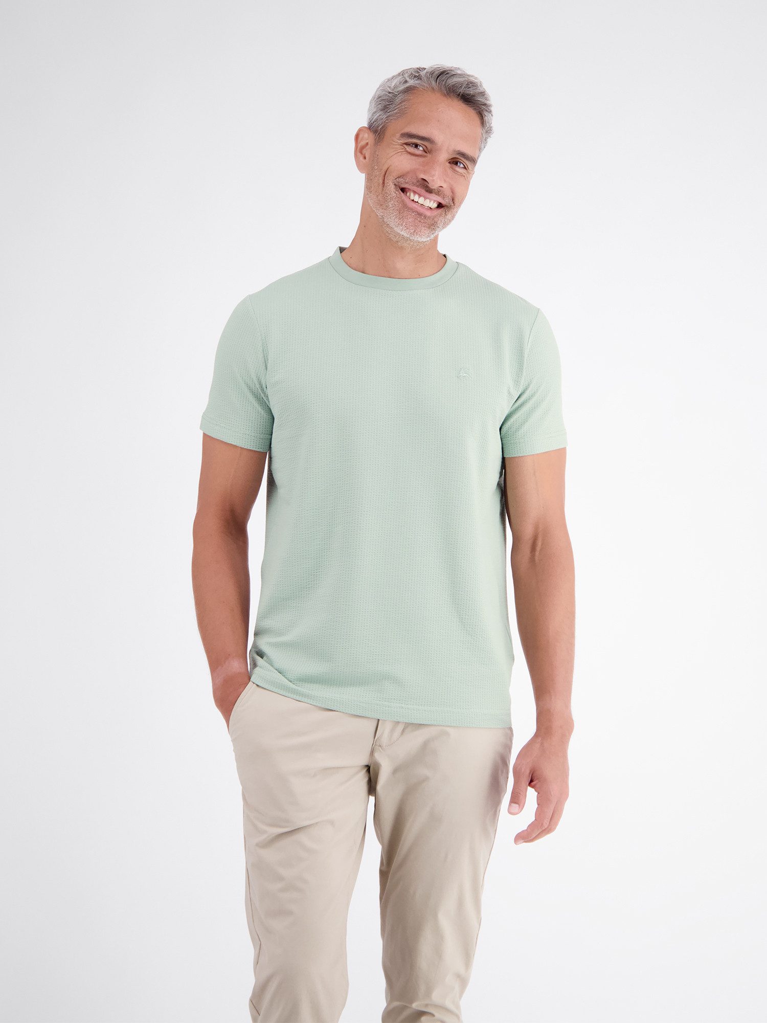 LERROS T-Shirt T-Shirt in softer Seersucker-Qualität mit bequemem O-Neck