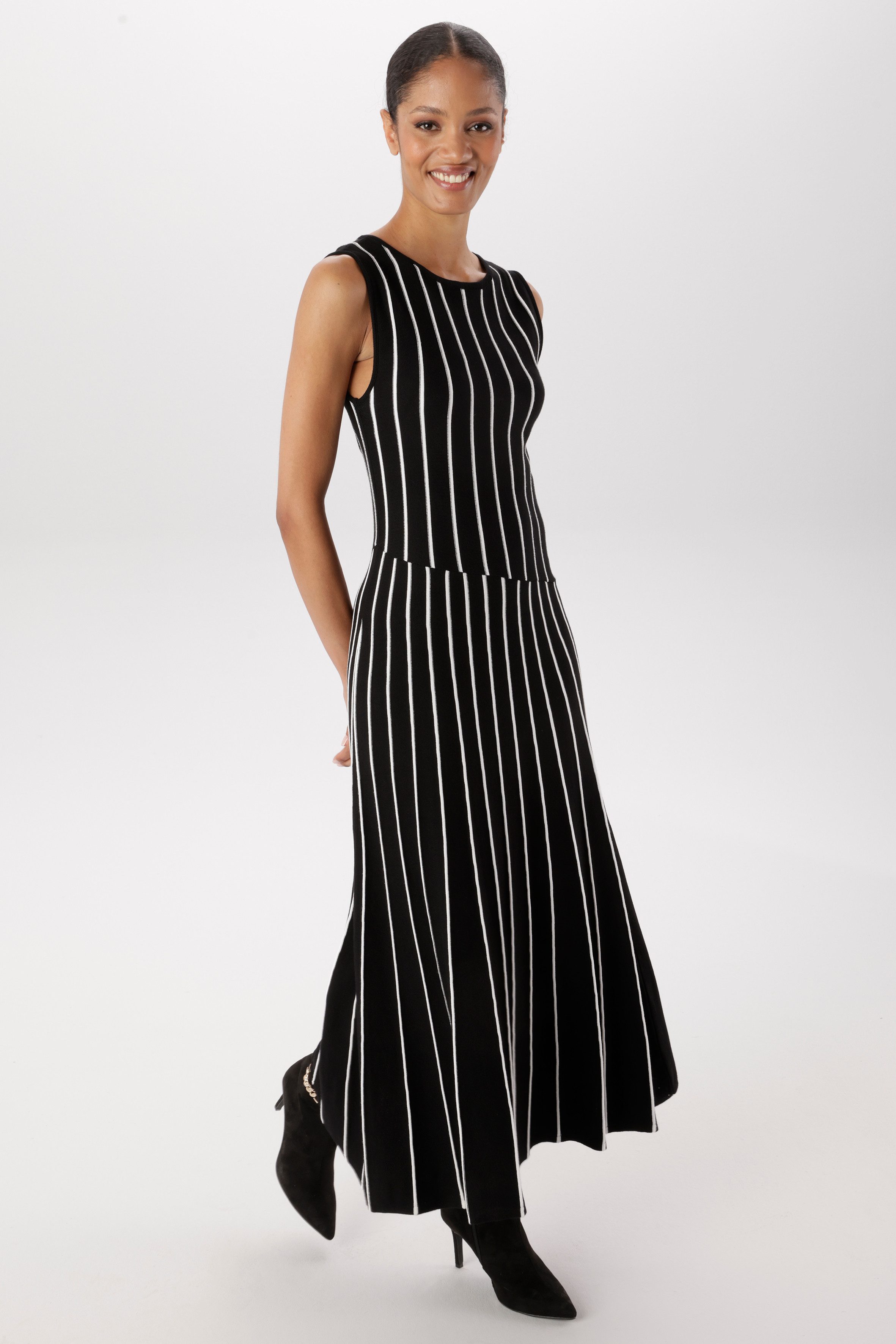 Aniston SELECTED Strickkleid mit trendigen, strukturierten Streifen - NEUE KOLLEKTION